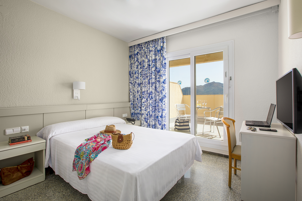 Double or Twin Capacity 3