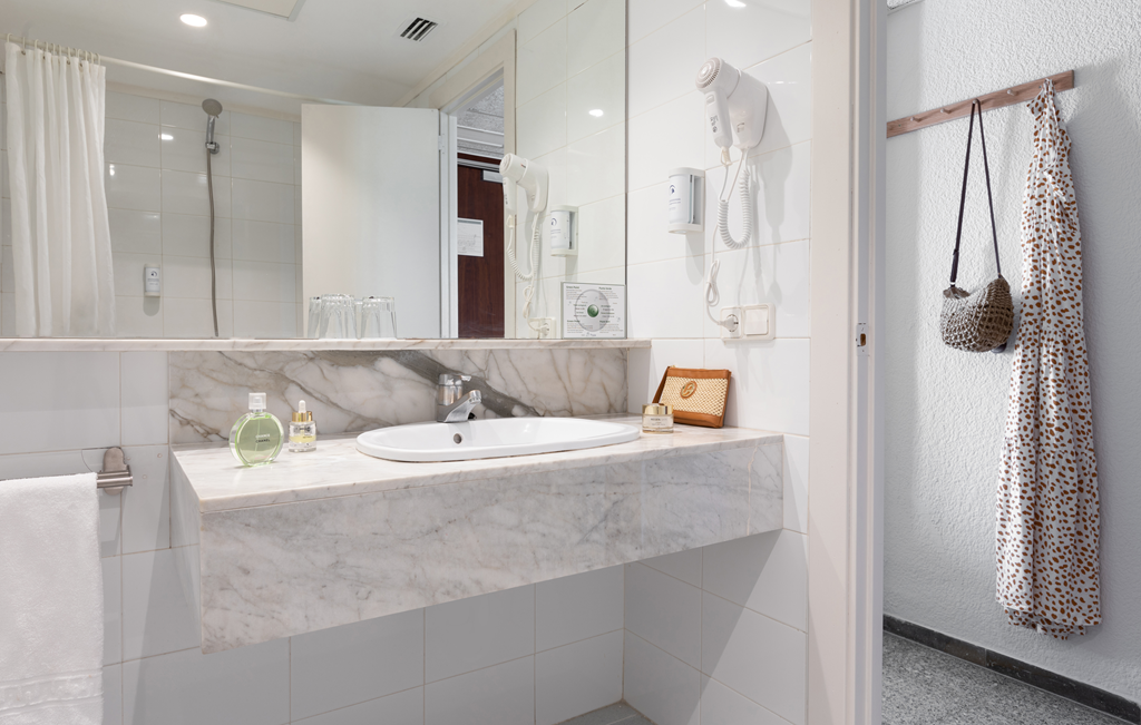 Double or Twin Capacity 1