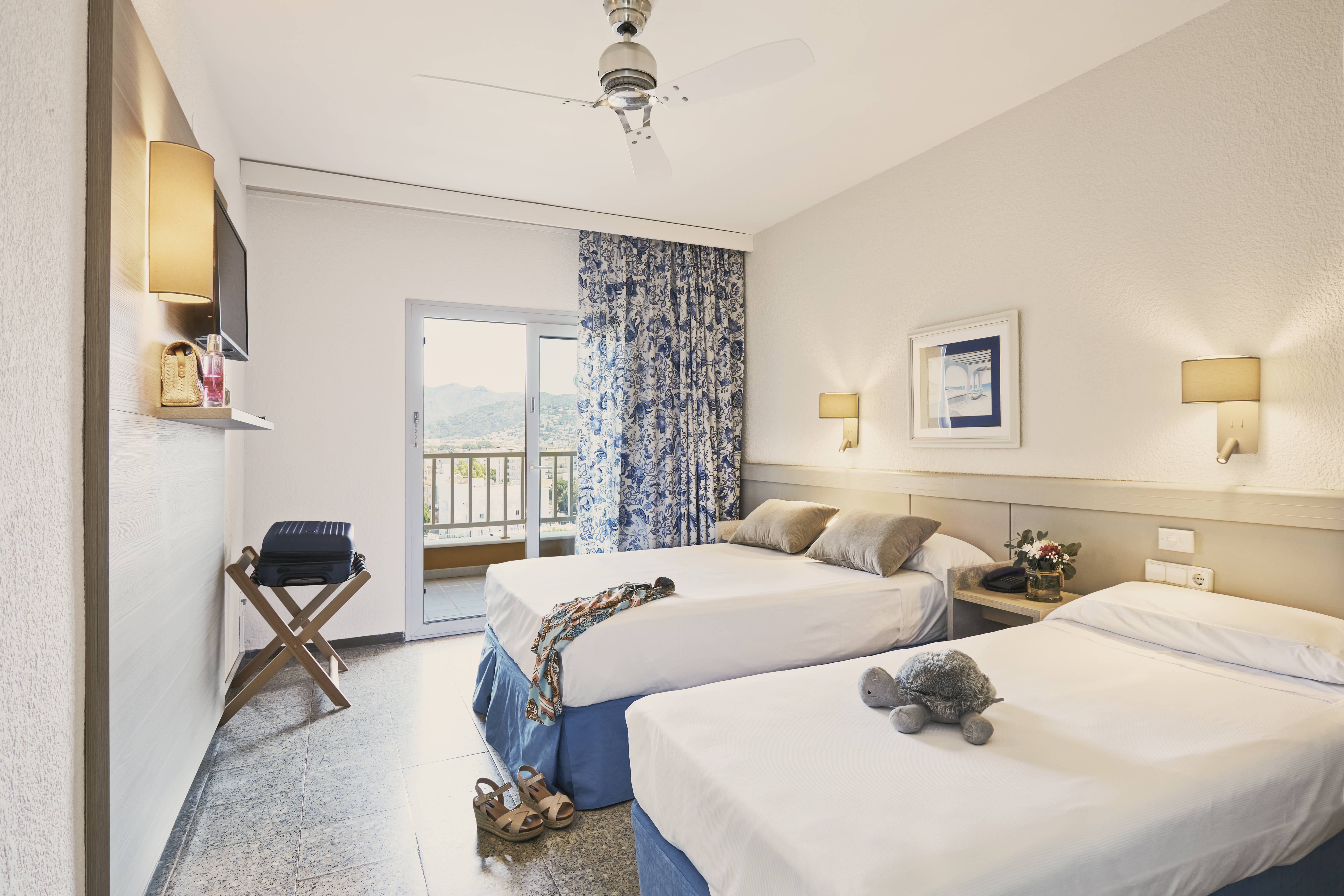 Double or Twin Capacity 4