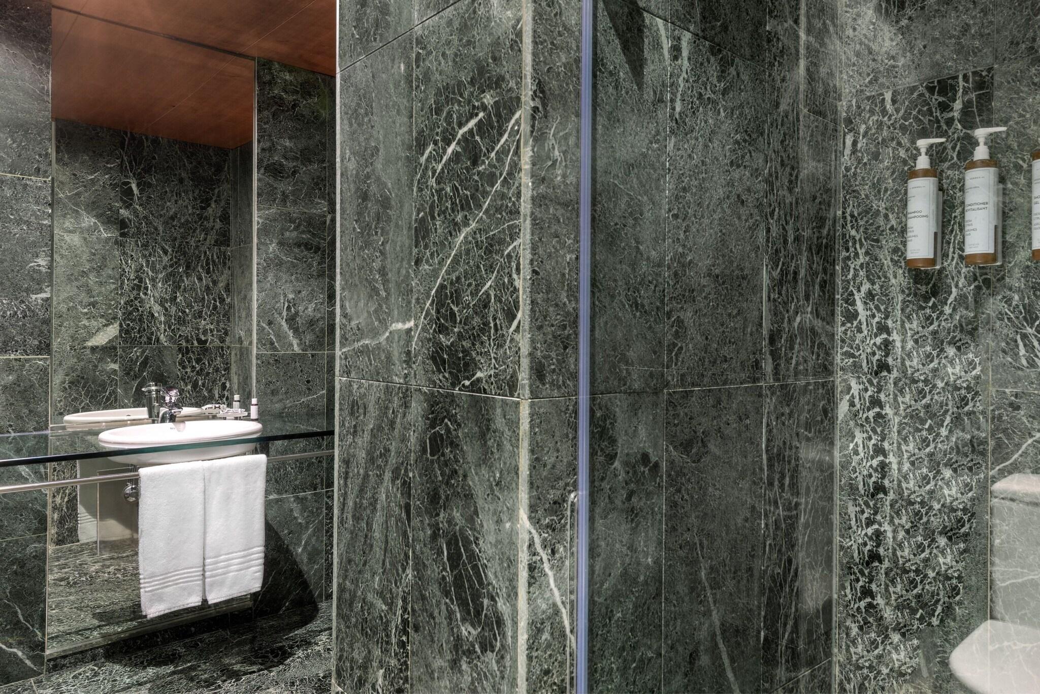 Double Queen Size Bed