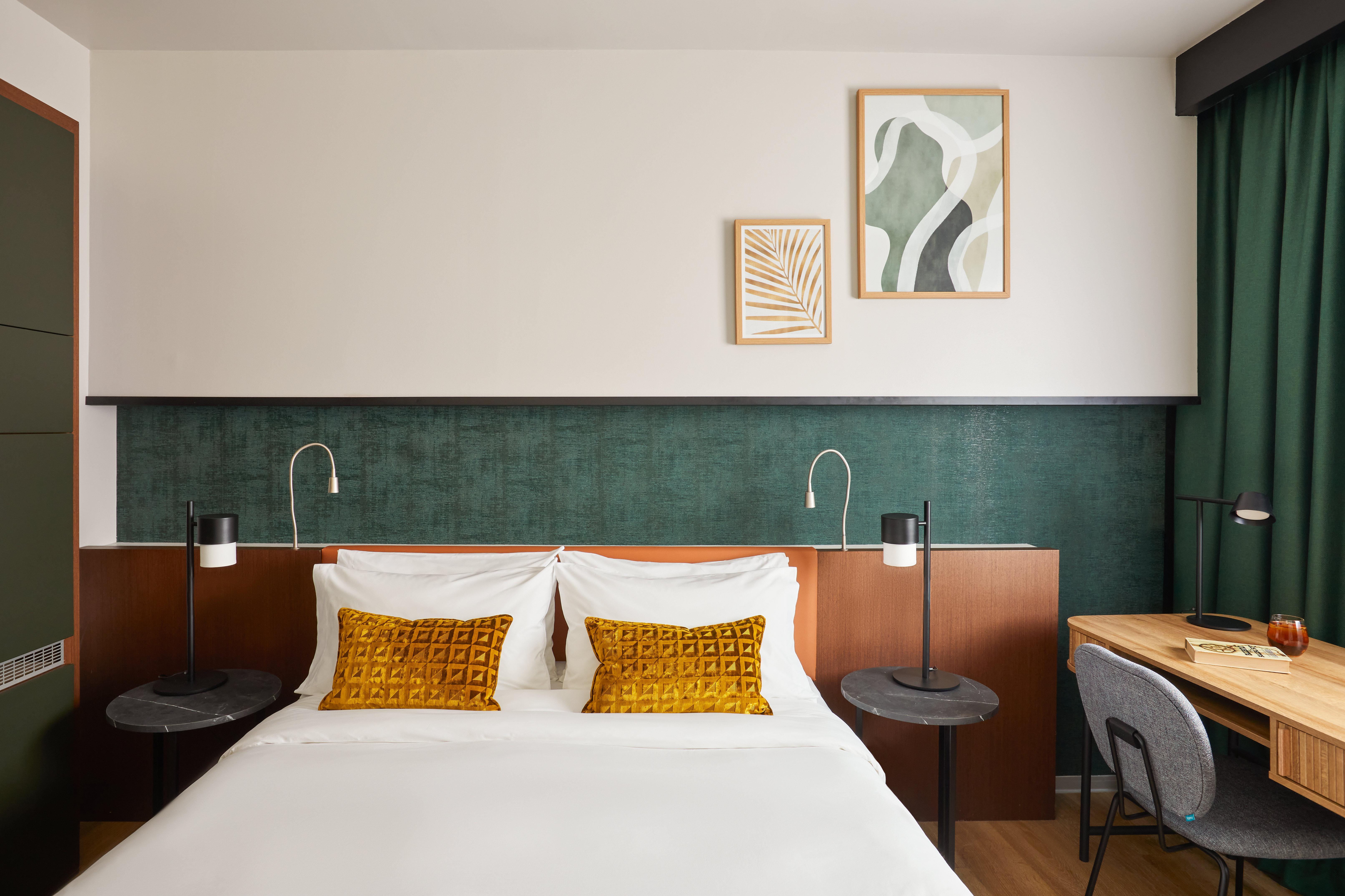 Double Queen Size Bed