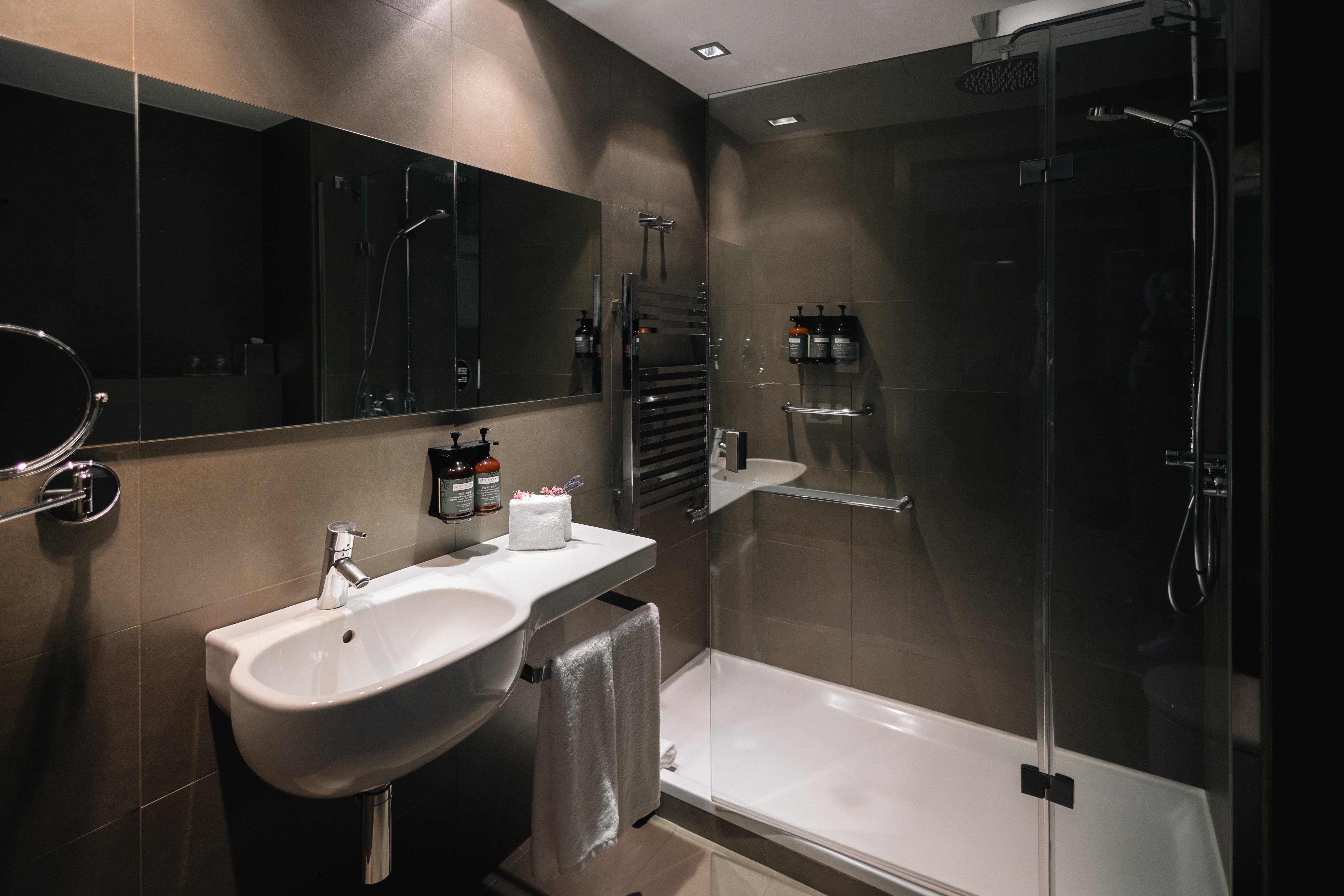 Junior Suite King Size Bed