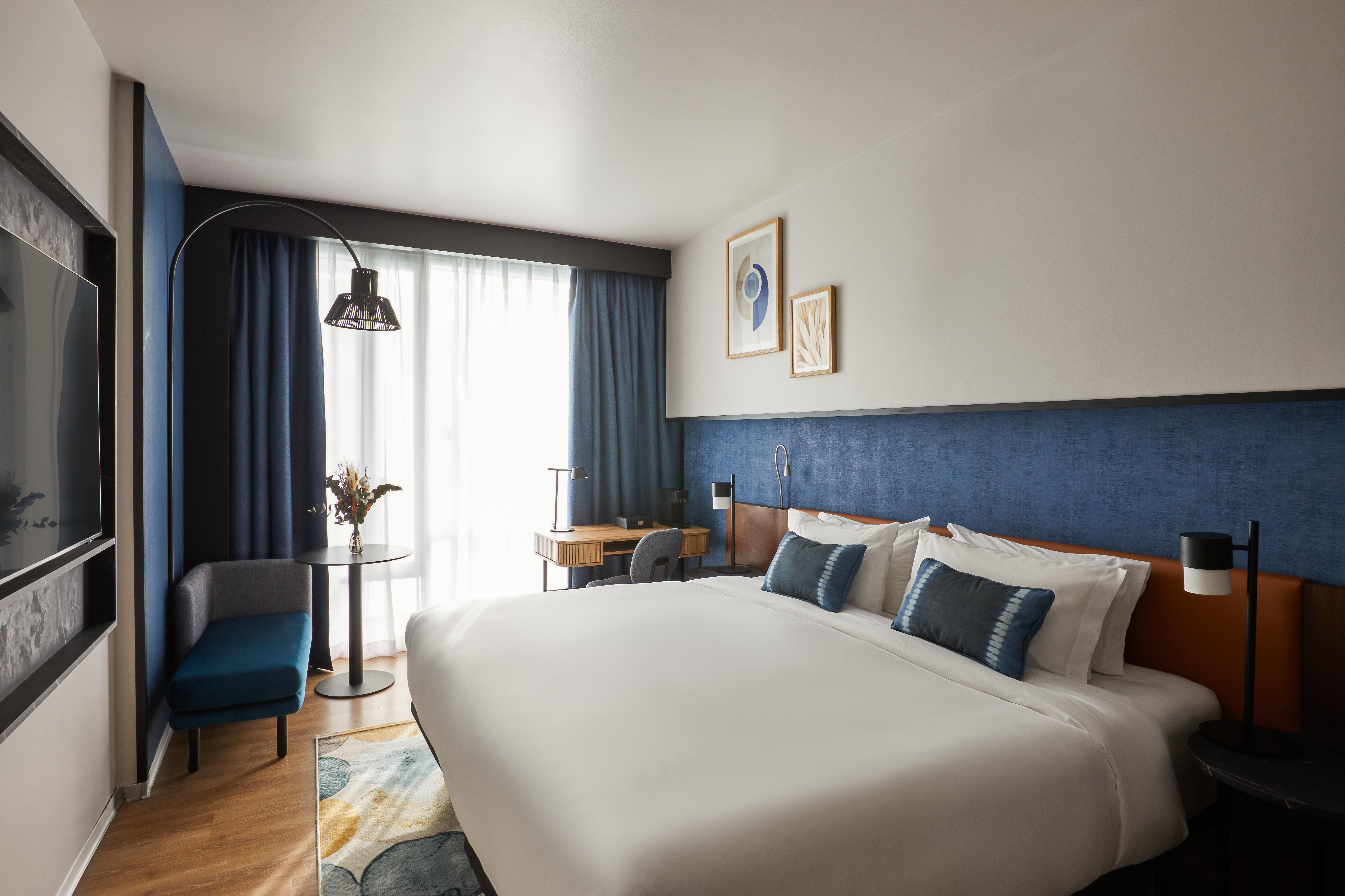 Junior Suite King Size Bed