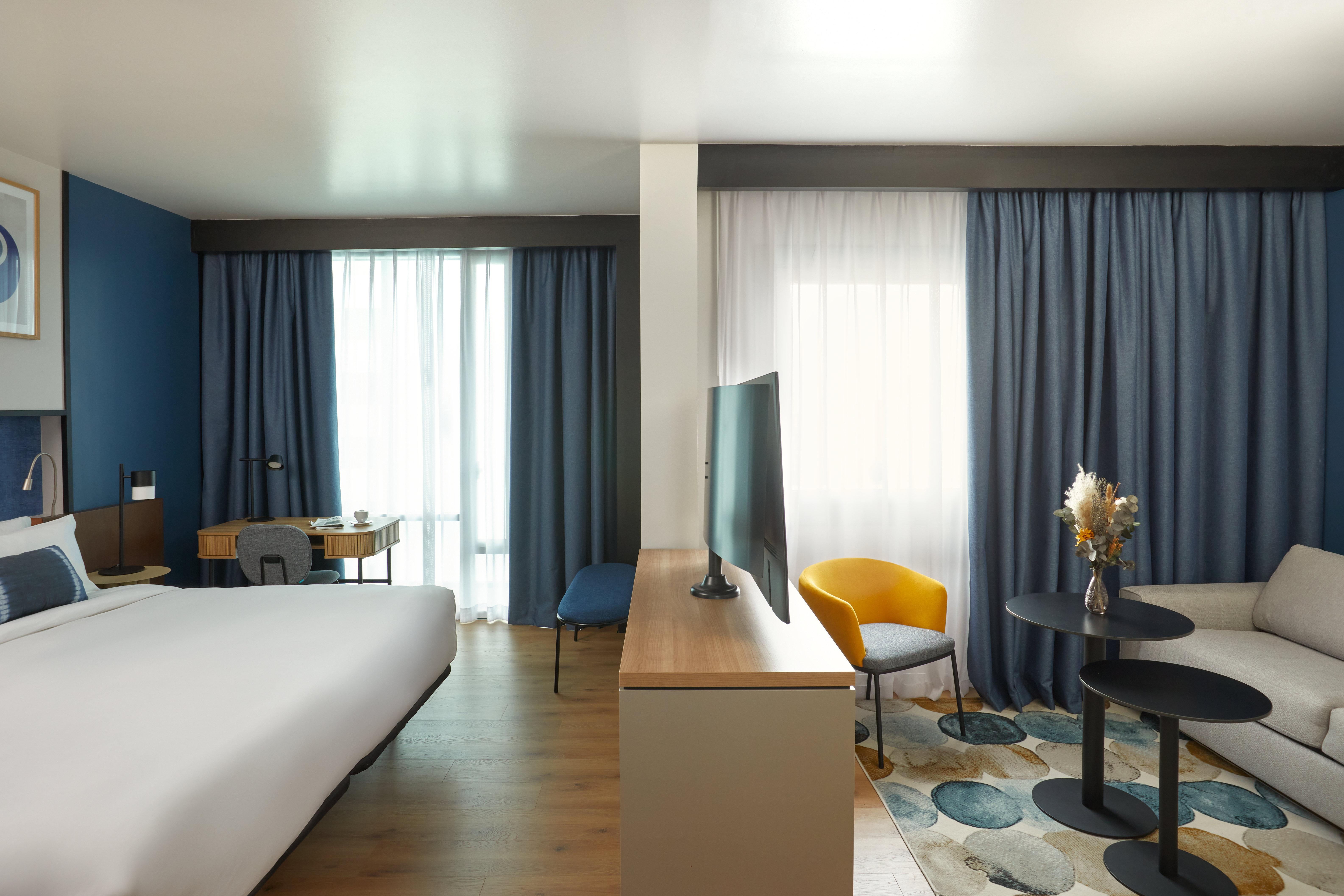 Junior Suite King Size Bed