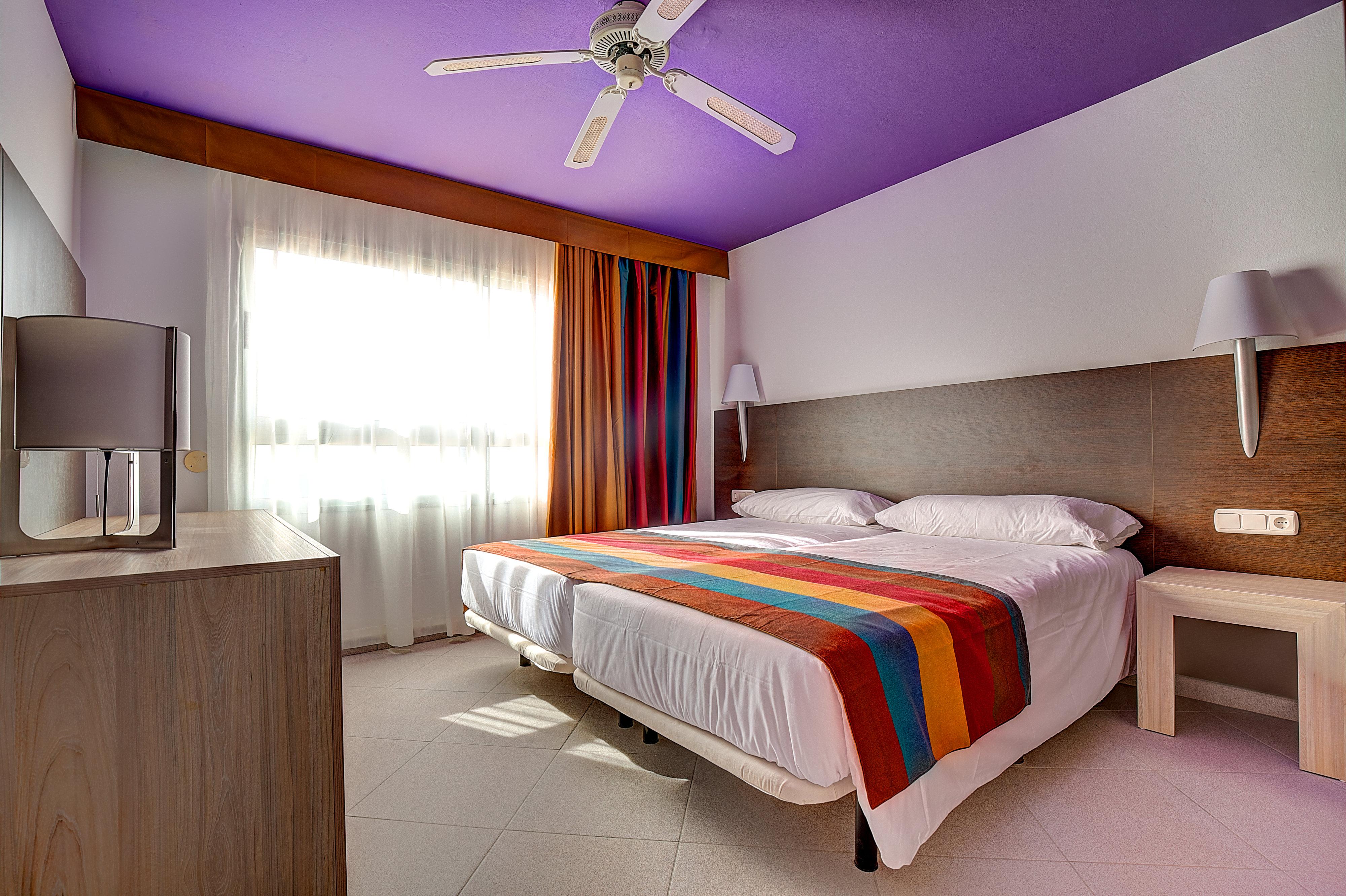 Double or Twin Capacity 4