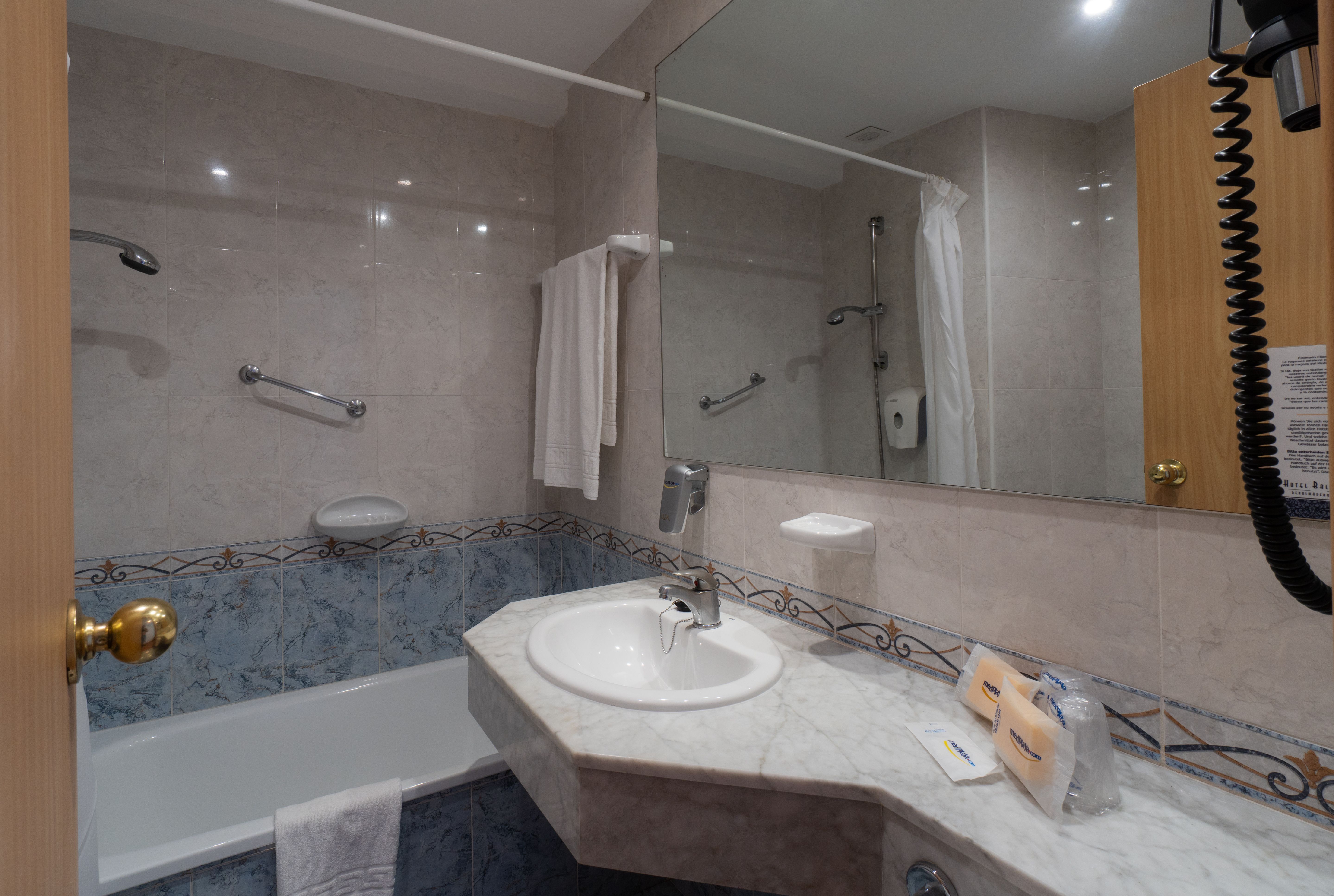 Double or Twin Side Sea View