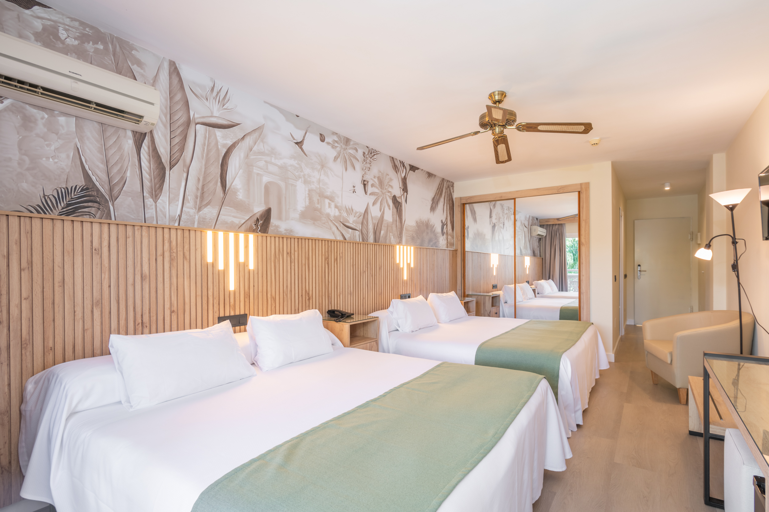 Quadruple Capacity 4