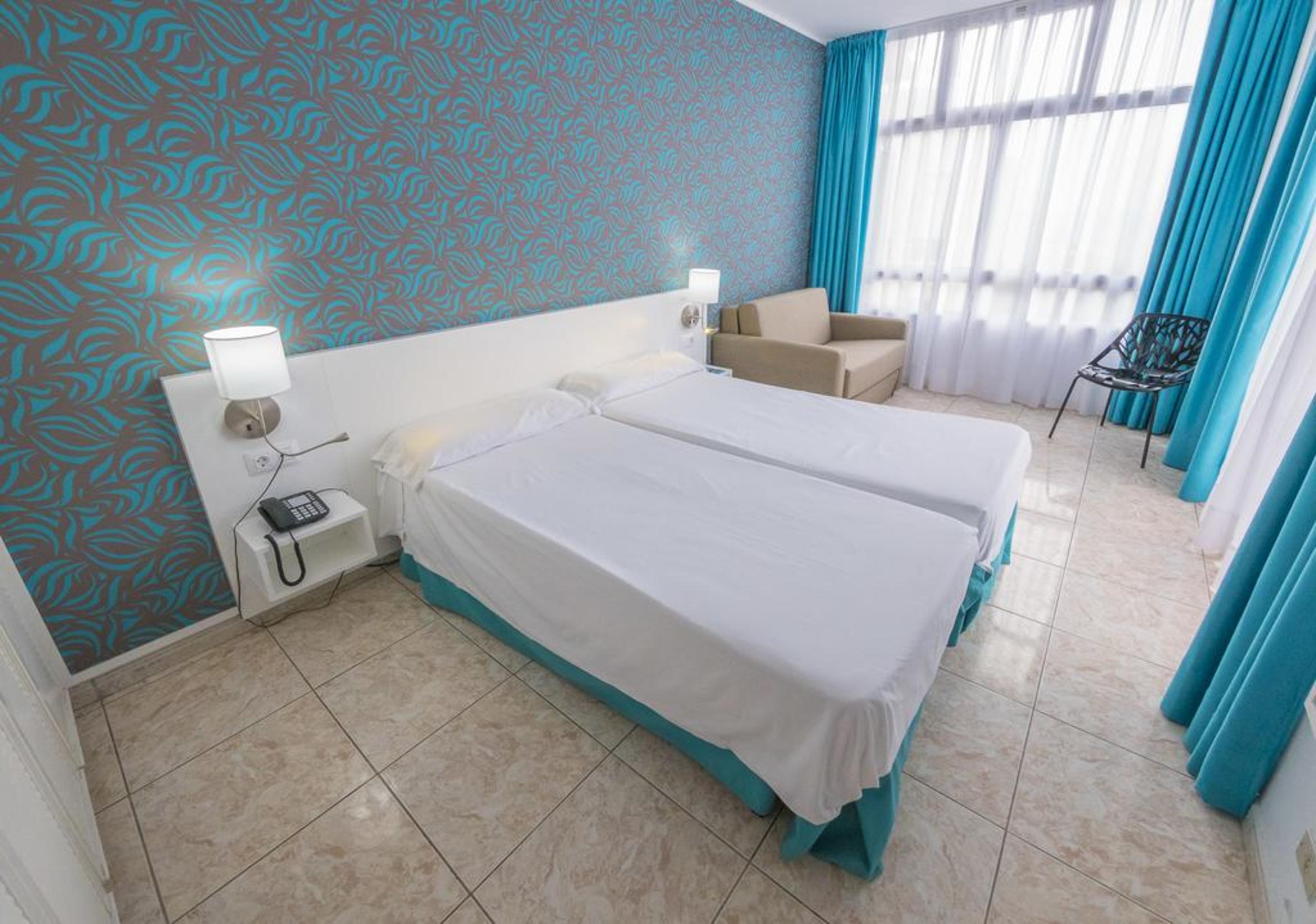 Double or Twin Standard