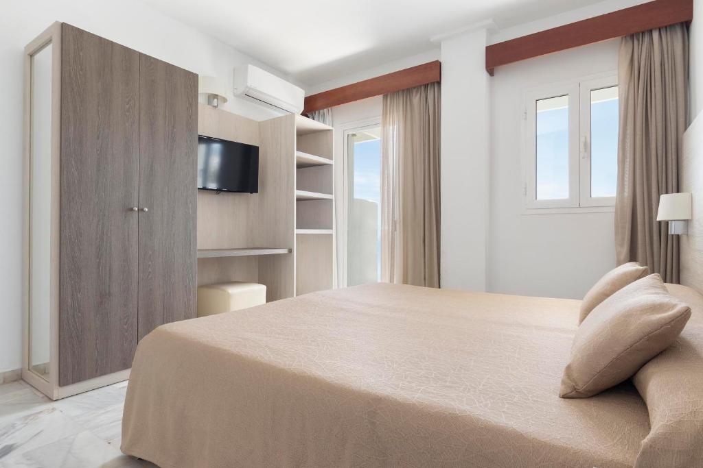 Double or Twin Side Sea View