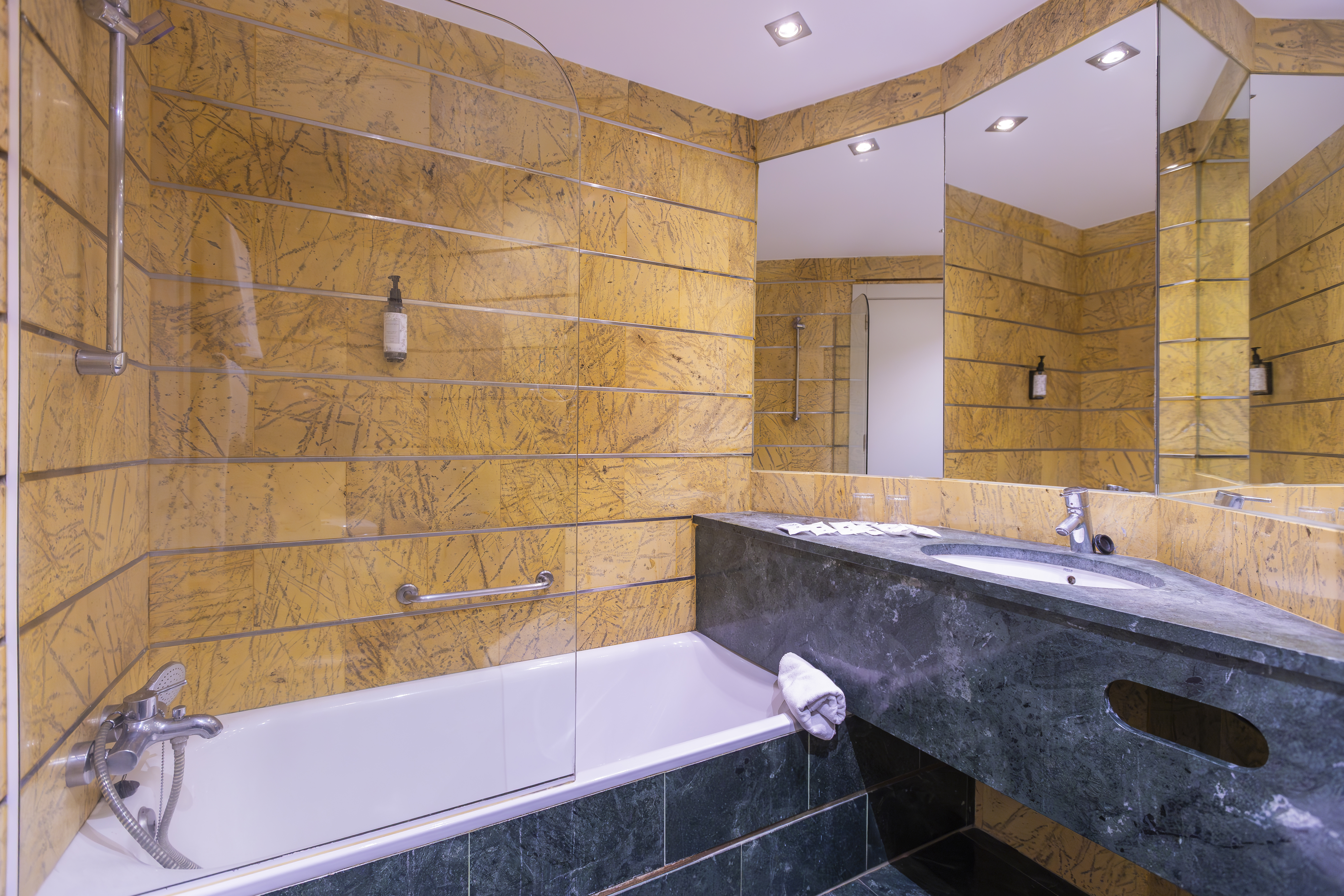 Double or Twin Standard