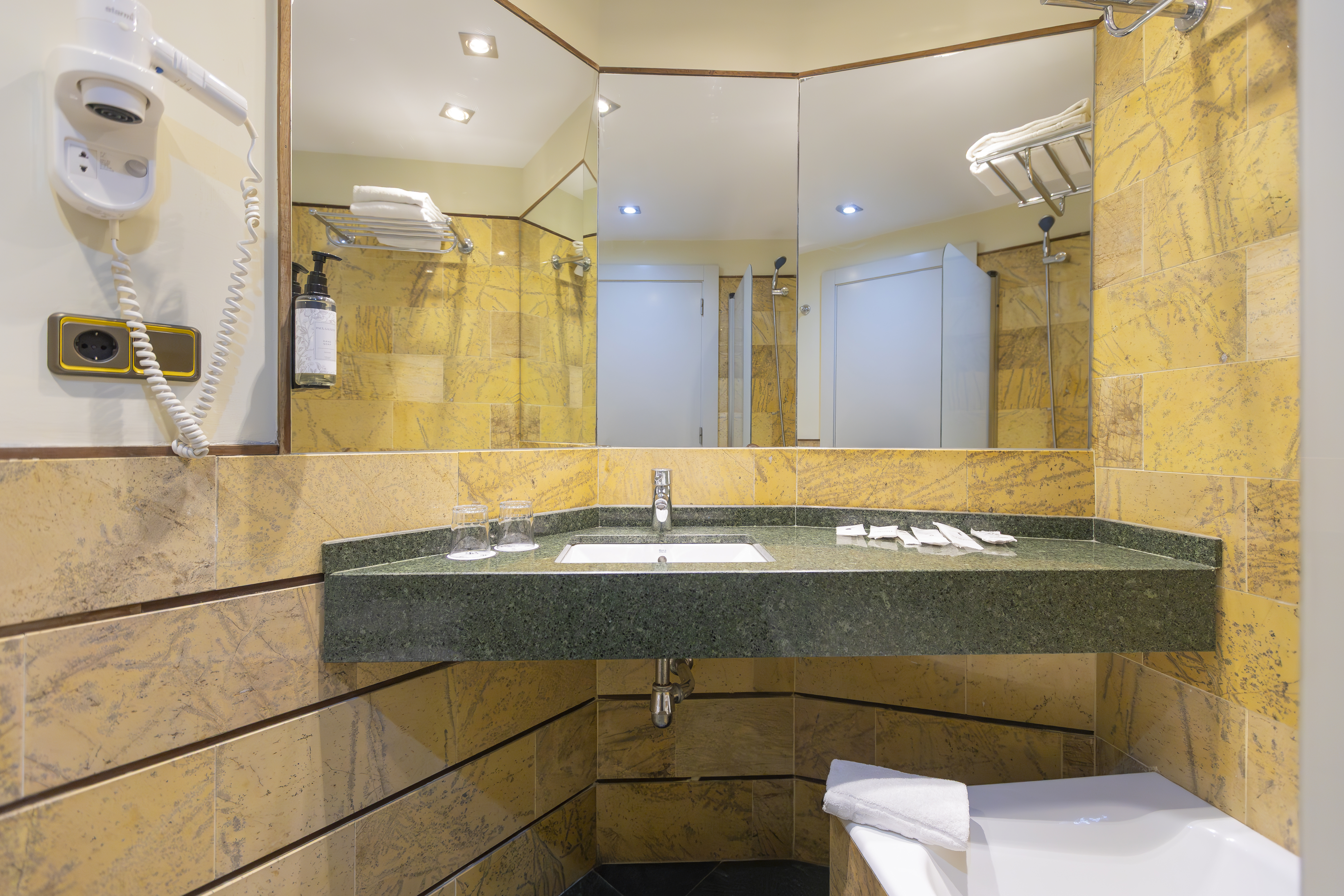 Double or Twin Standard