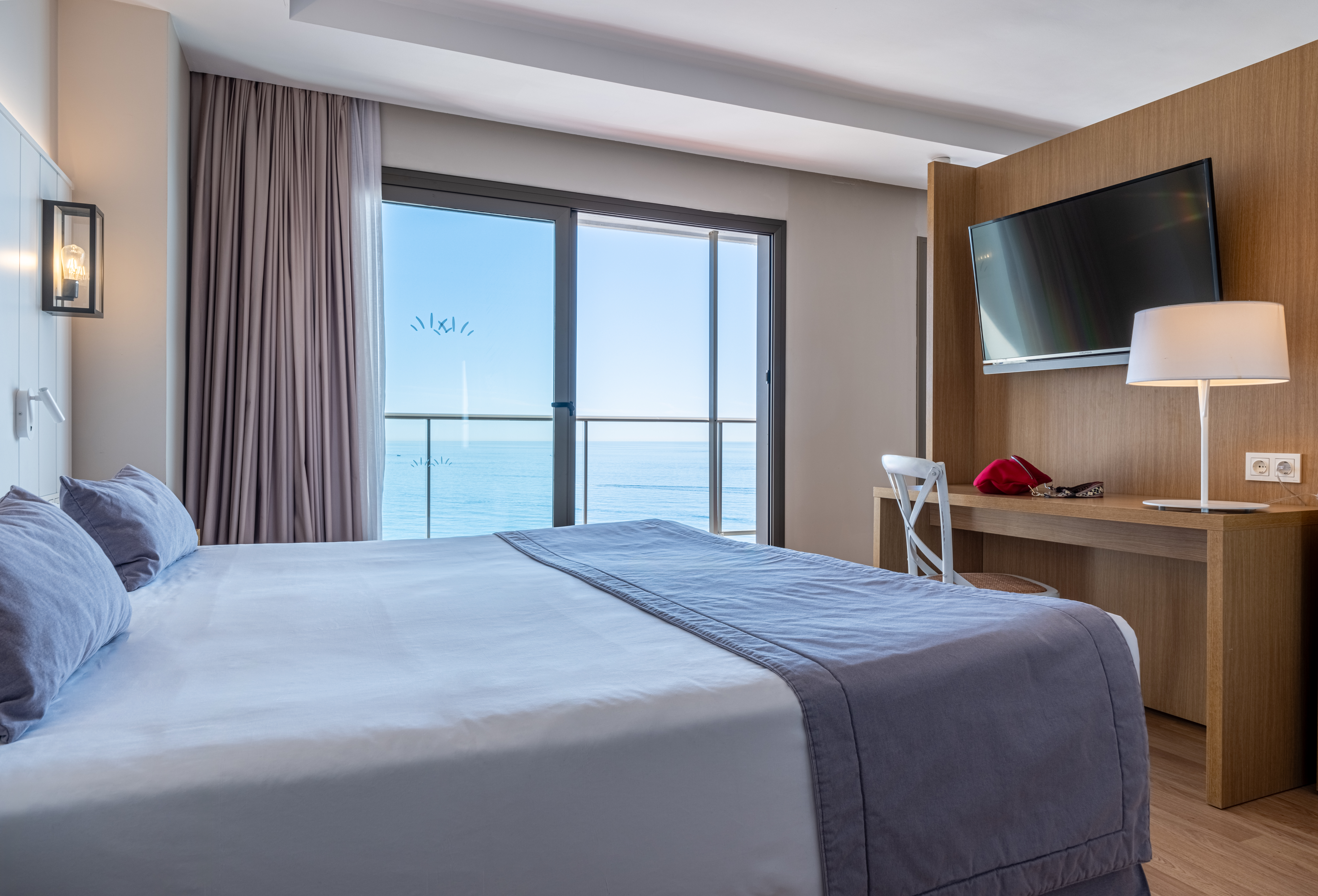 Junior Suite Side Sea View