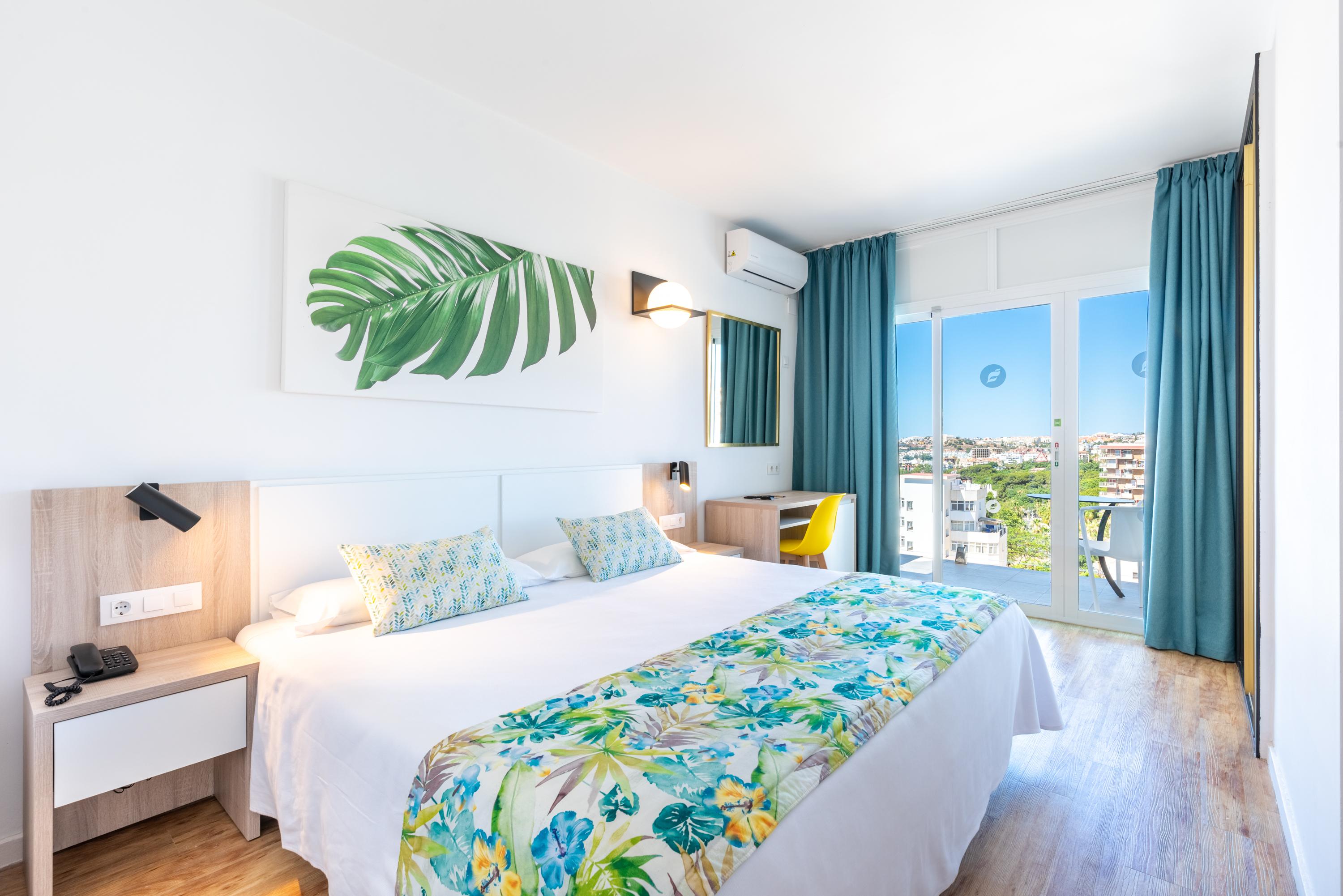 Double or Twin Side Sea View