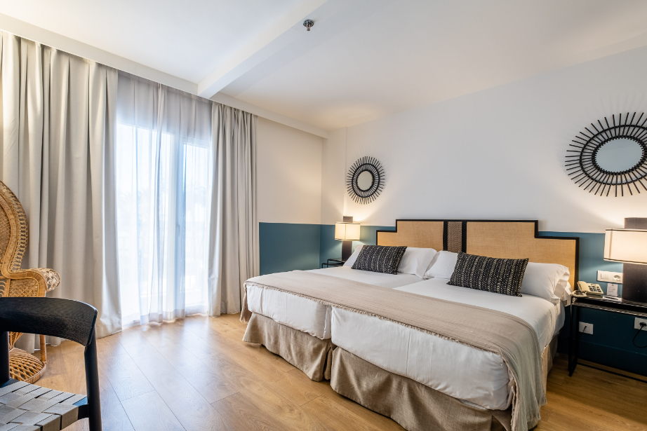 Double or Twin Standard