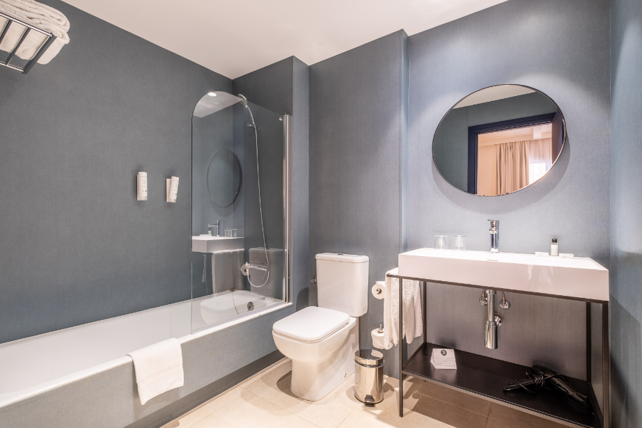 Double or Twin Standard