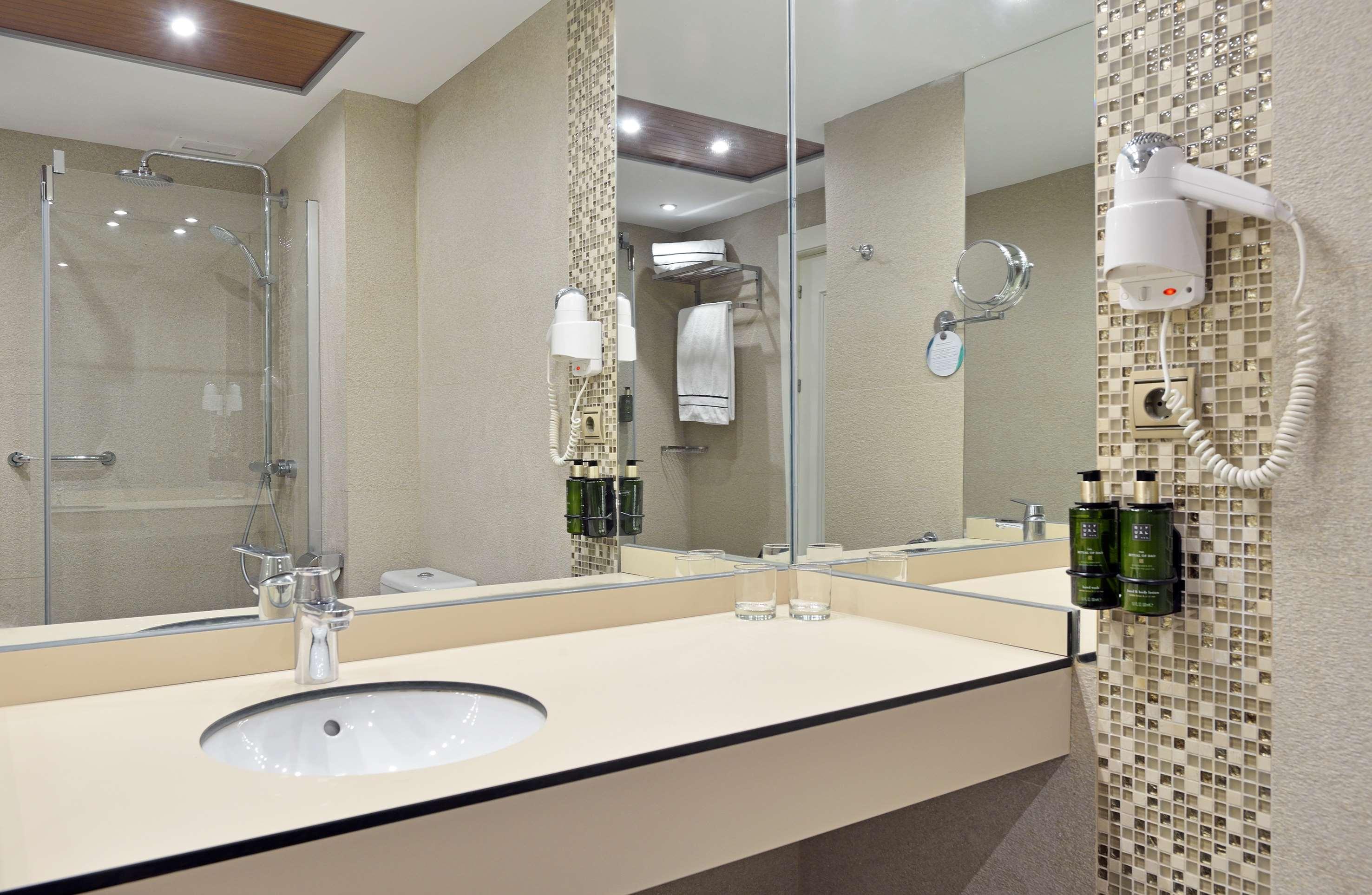 Double or Twin Deluxe Sea View