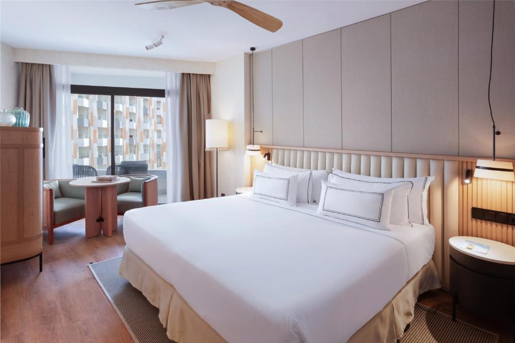 Double or Twin Deluxe