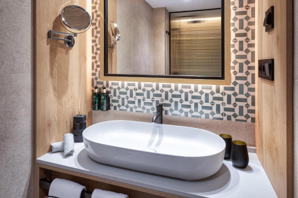 Double or Twin Deluxe