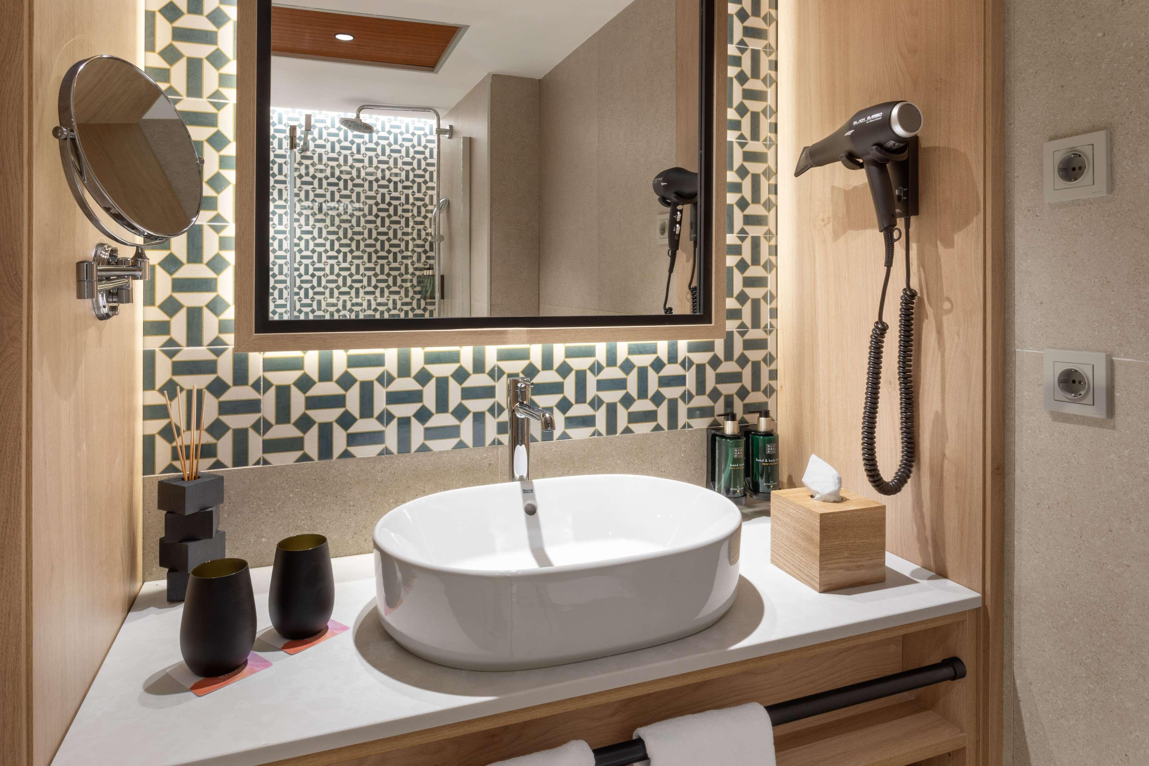 Double or Twin Deluxe