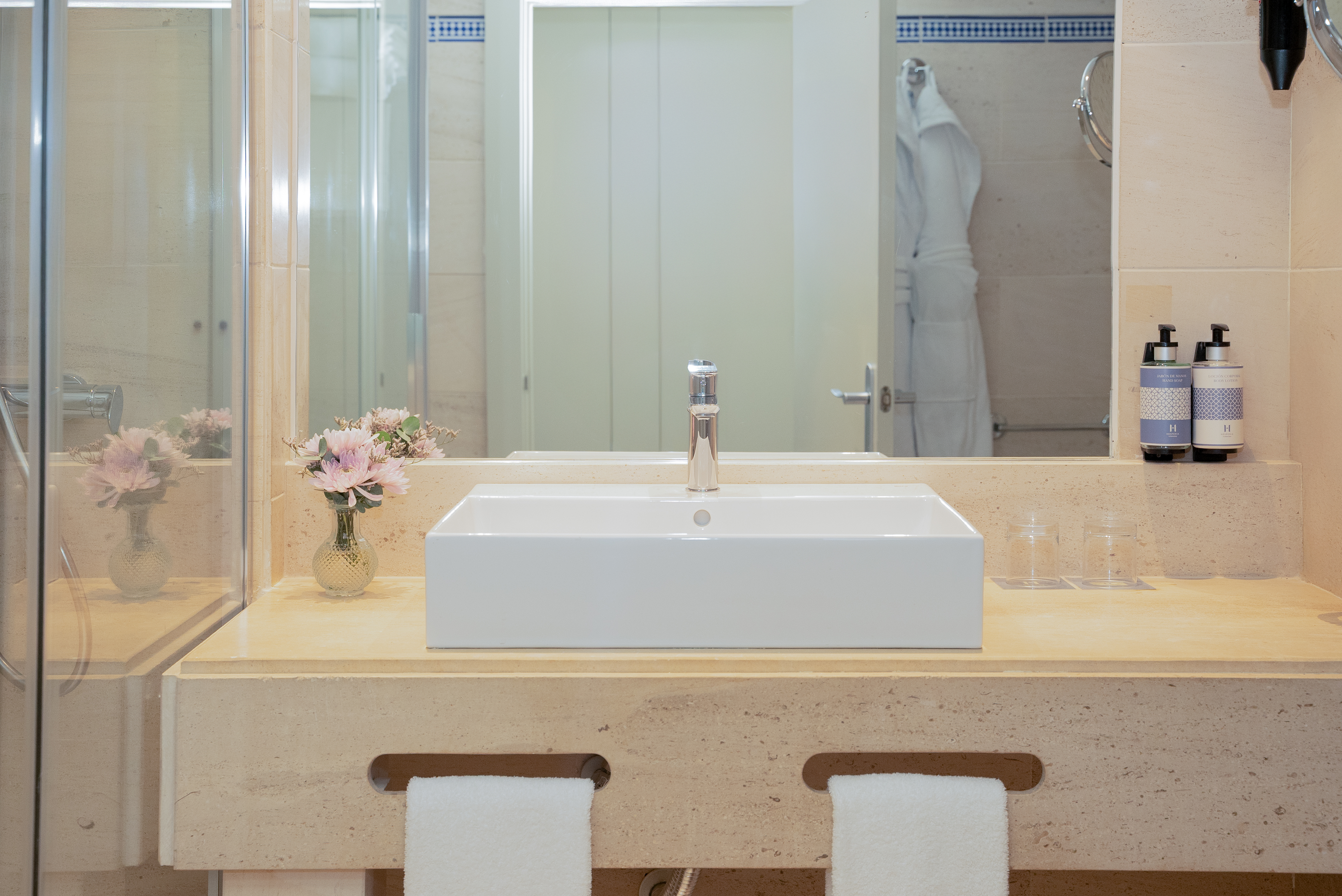 Double or Twin Deluxe