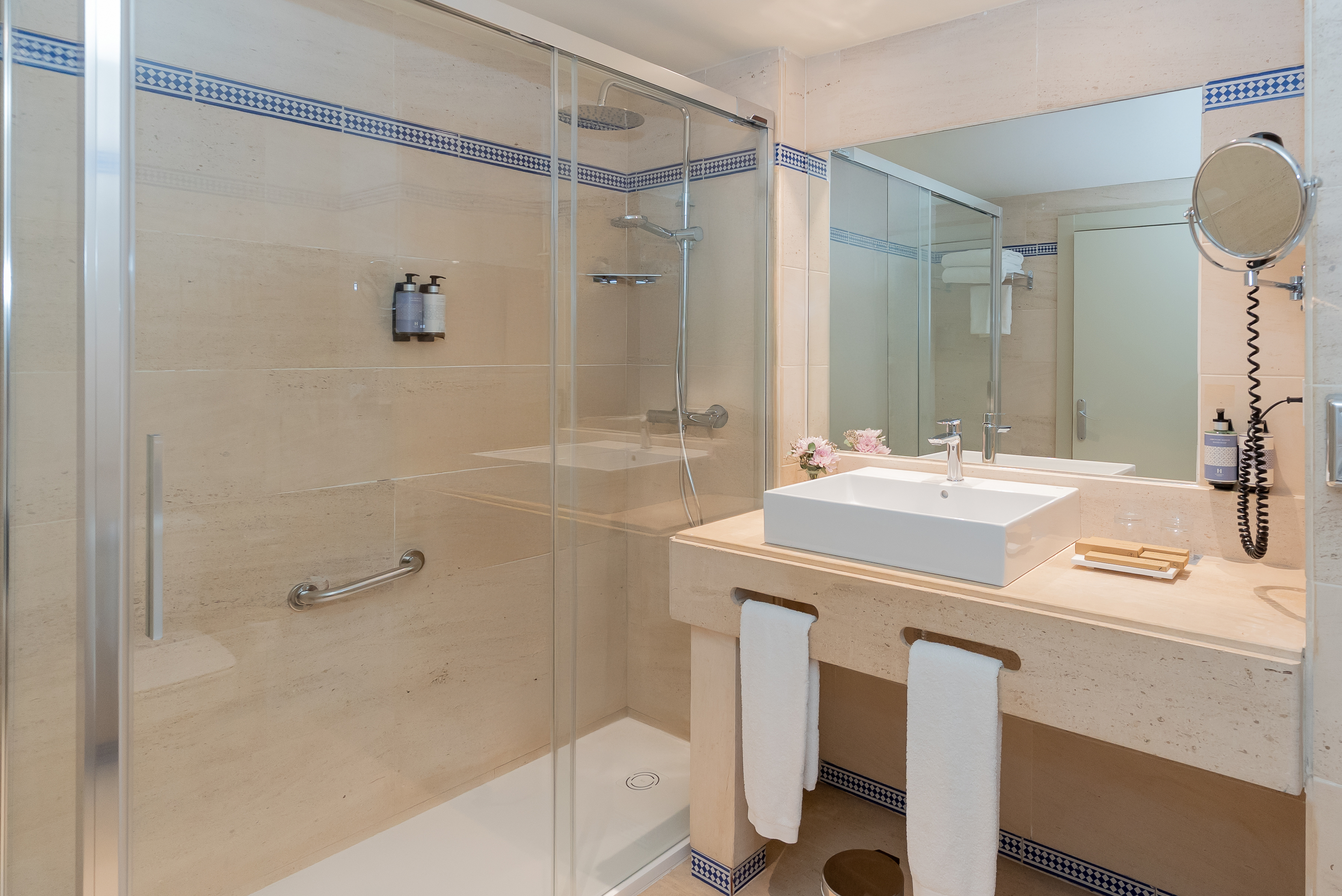 Double or Twin Deluxe