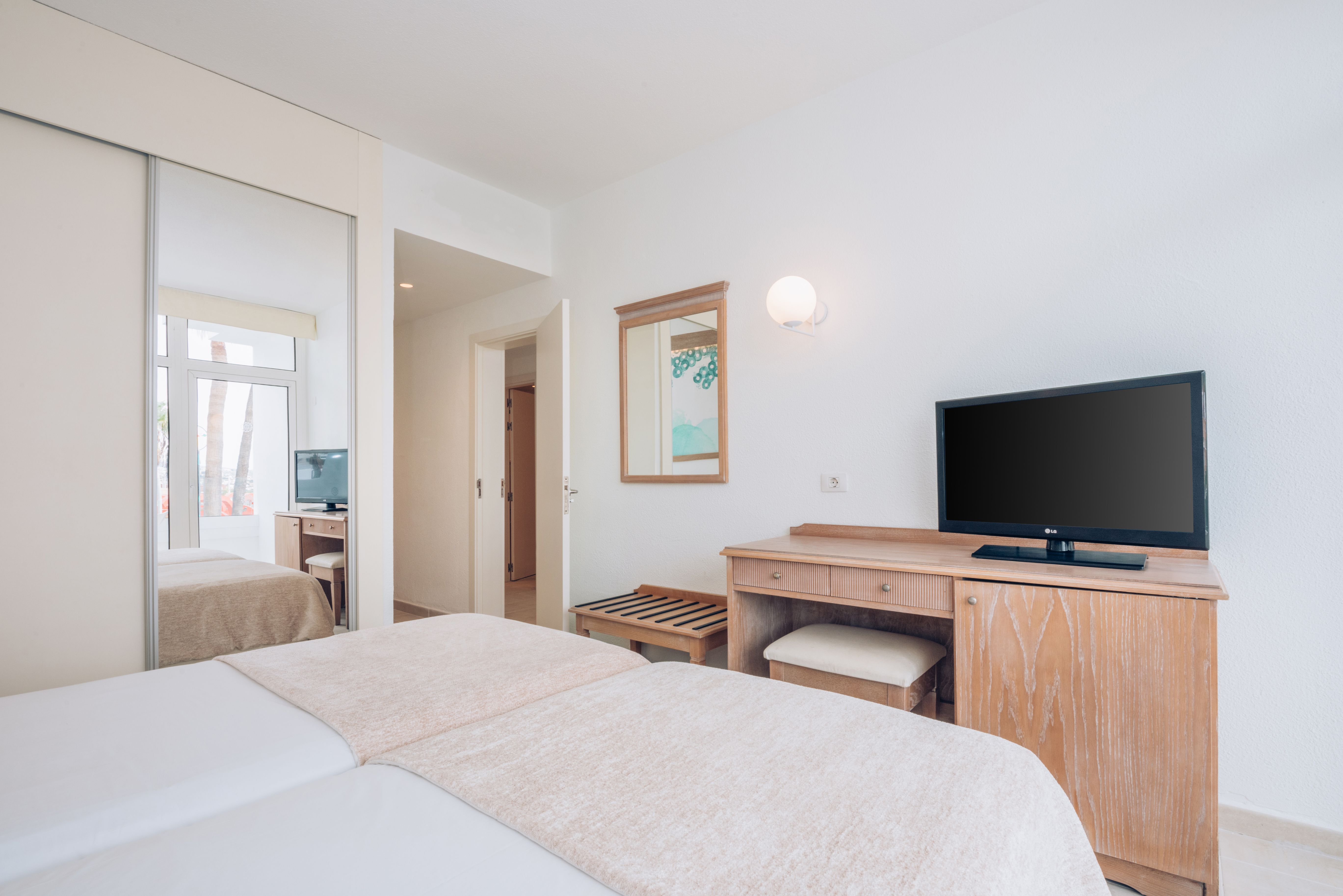 Family Room Capacity 5 Two Bedrooms