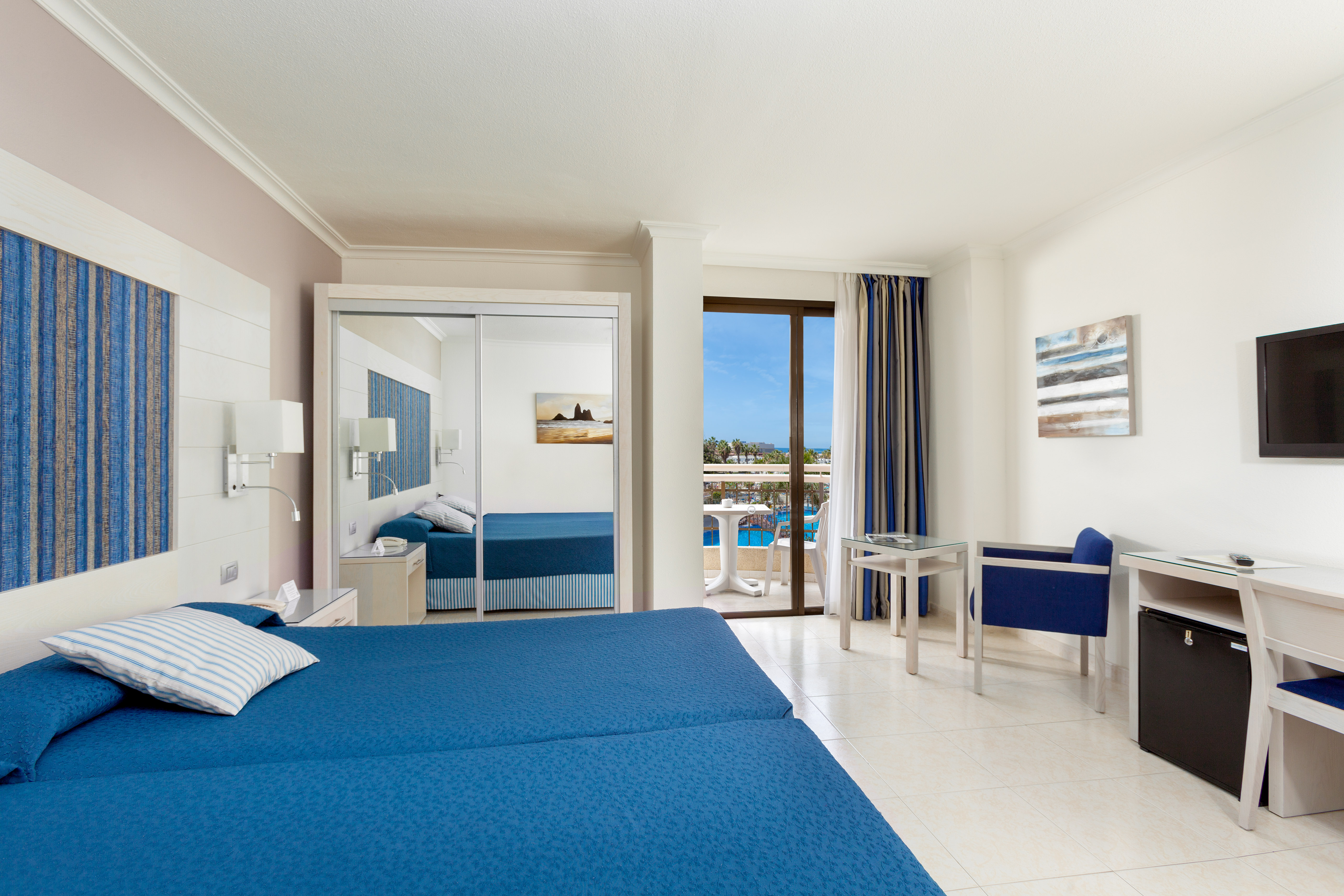 Double Single Pool View