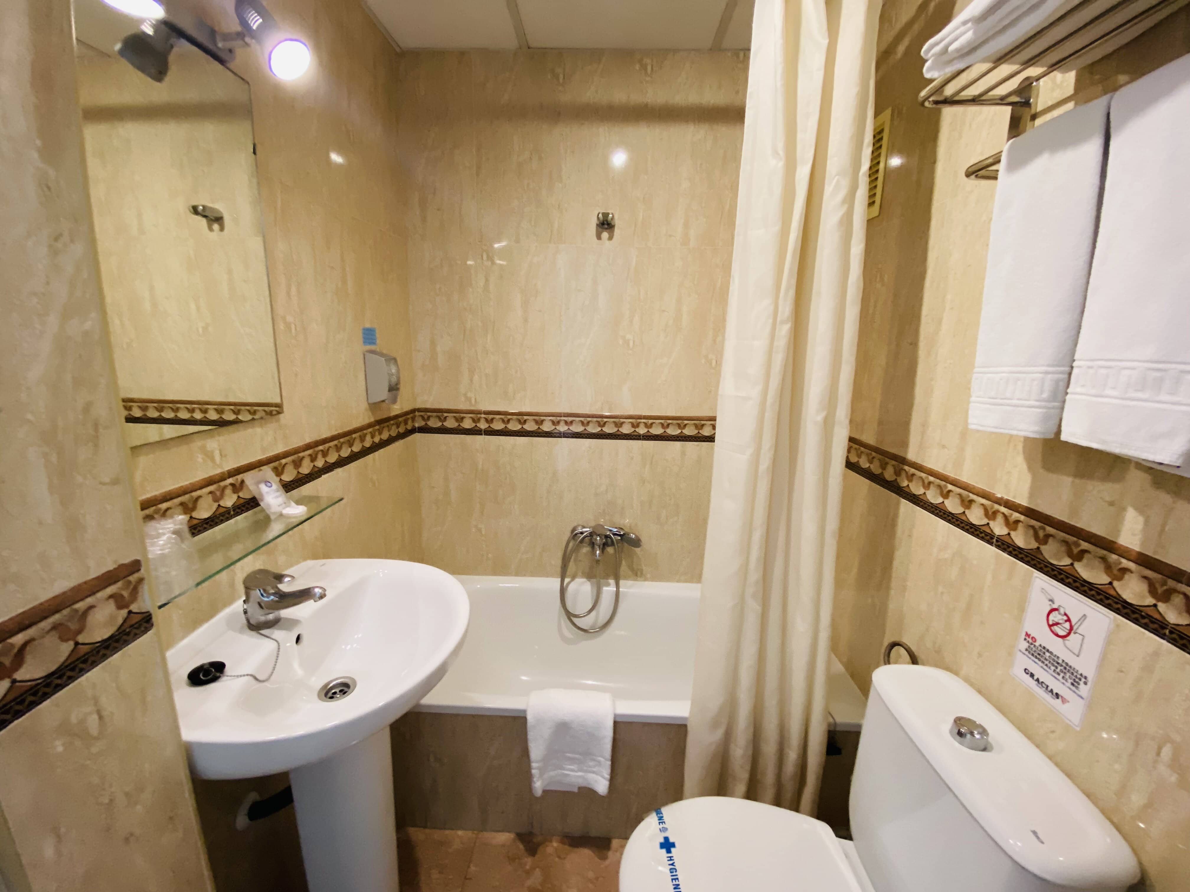 Twin Partial Sea View