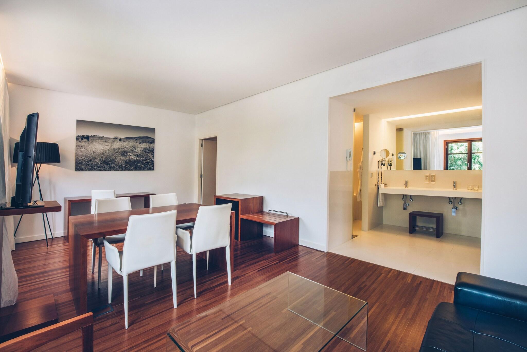 Suite Queen Size Bed