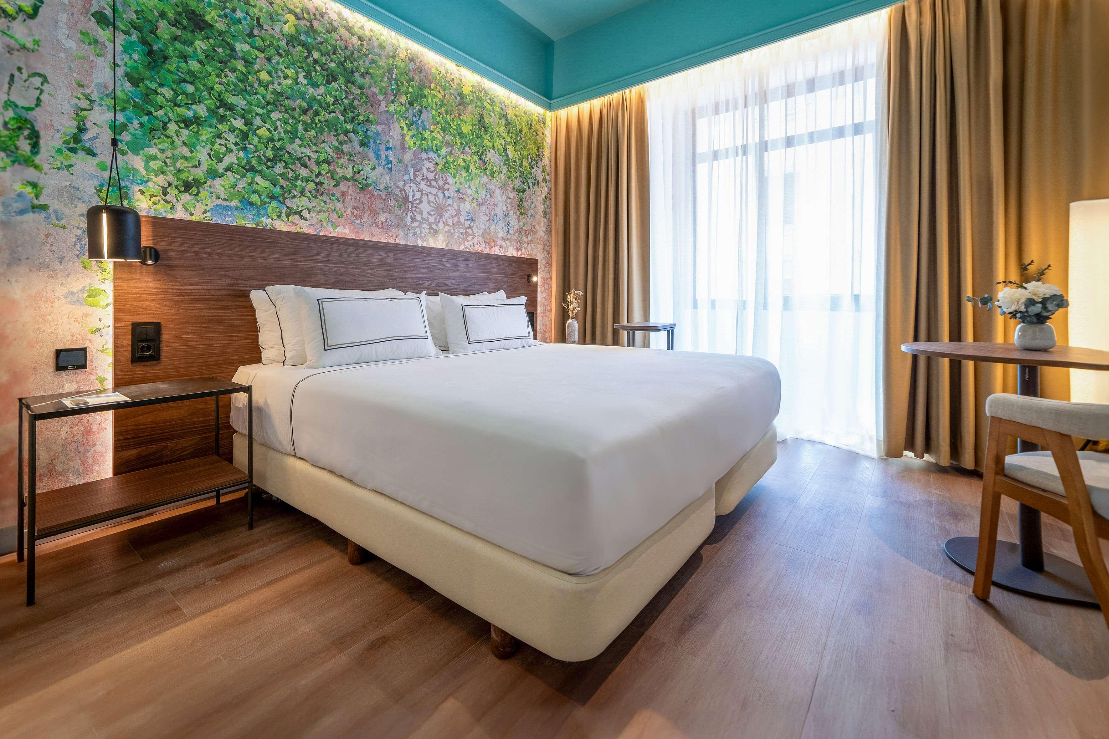 Double Connecting Room