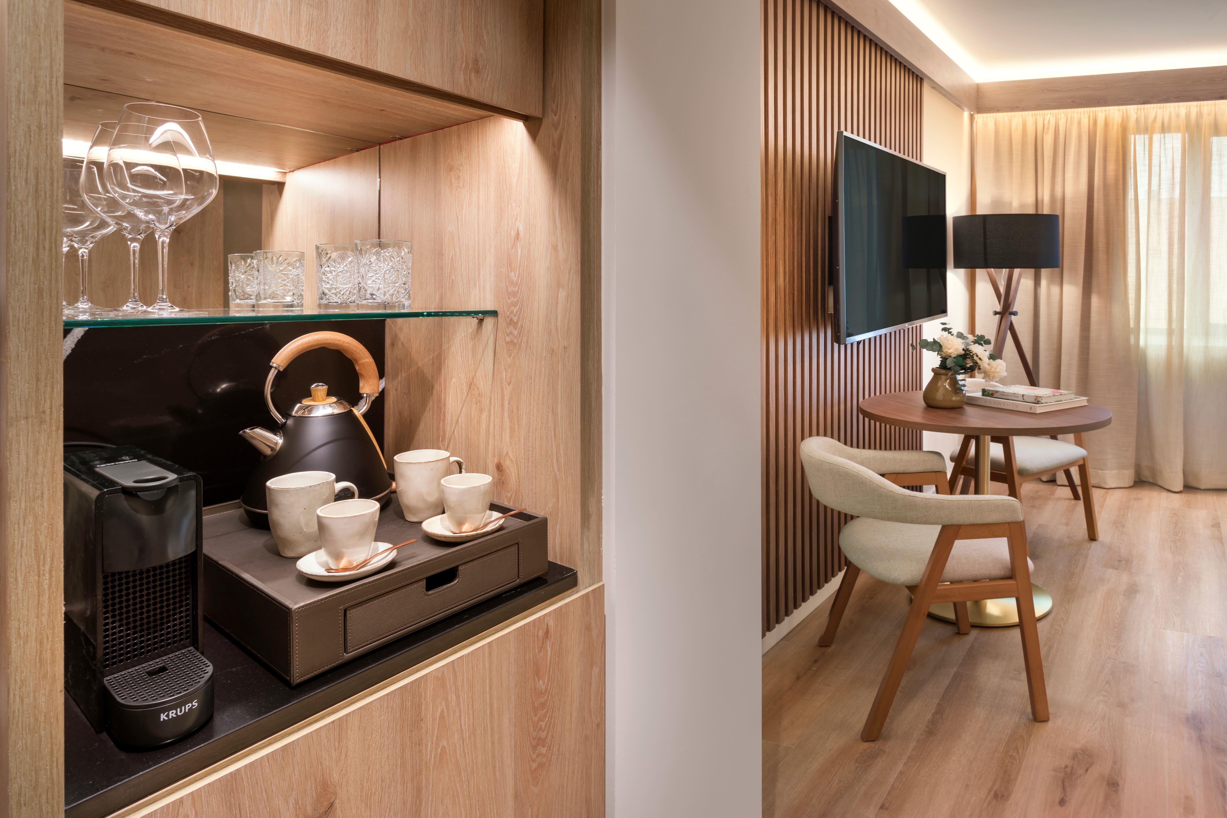 Room Connecting Room