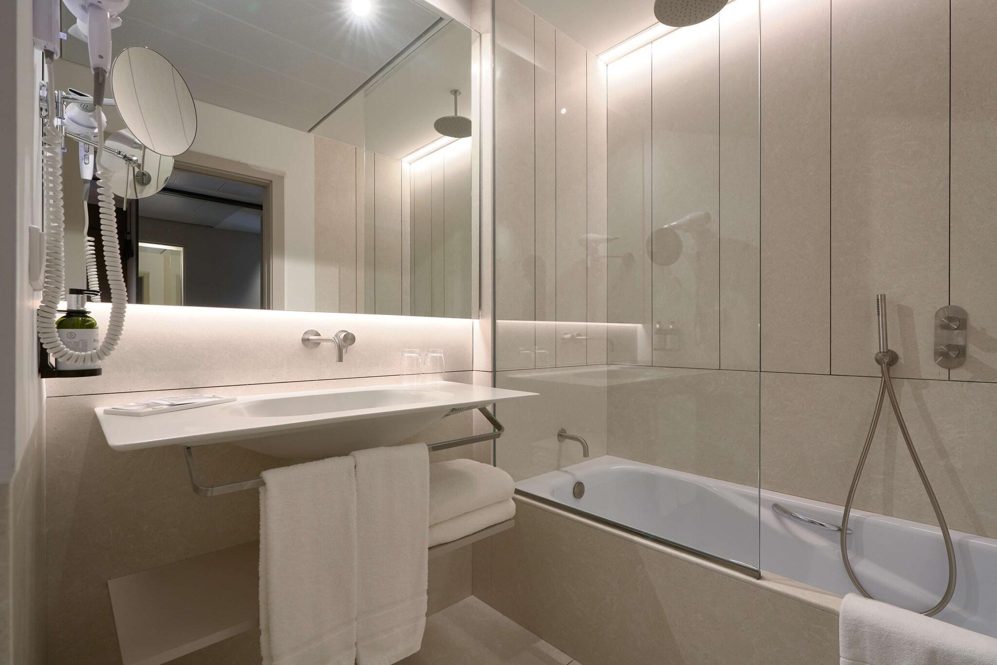 Double Premium Queen Bed