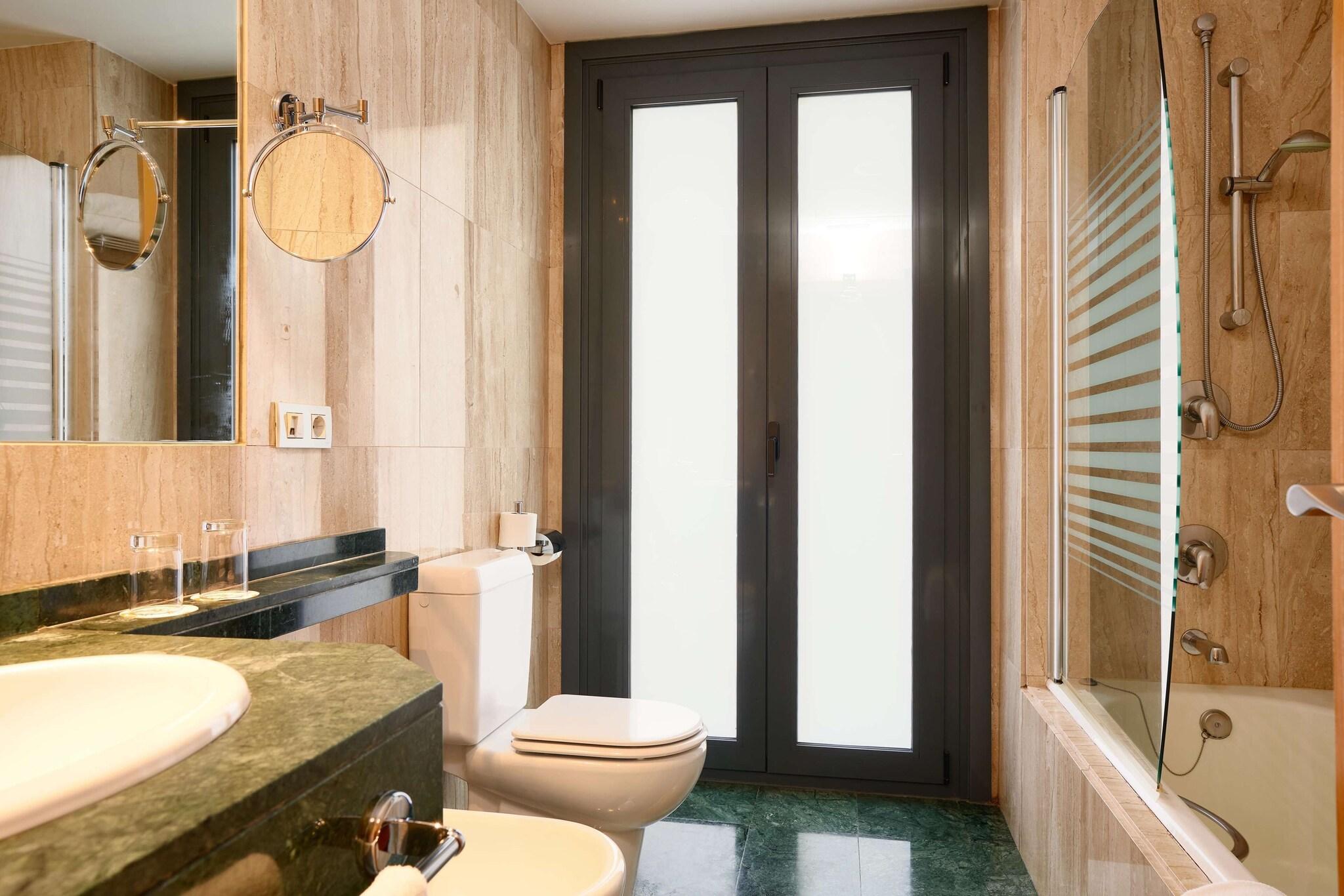 Double Premium Queen Bed