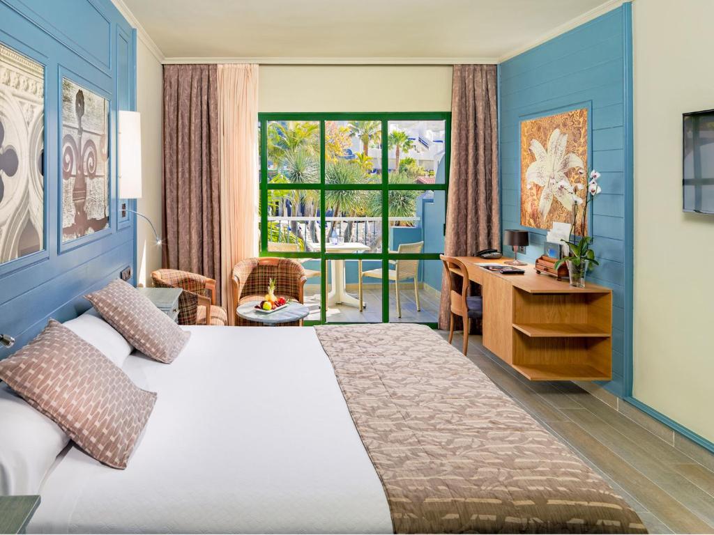 Double or Twin Standard