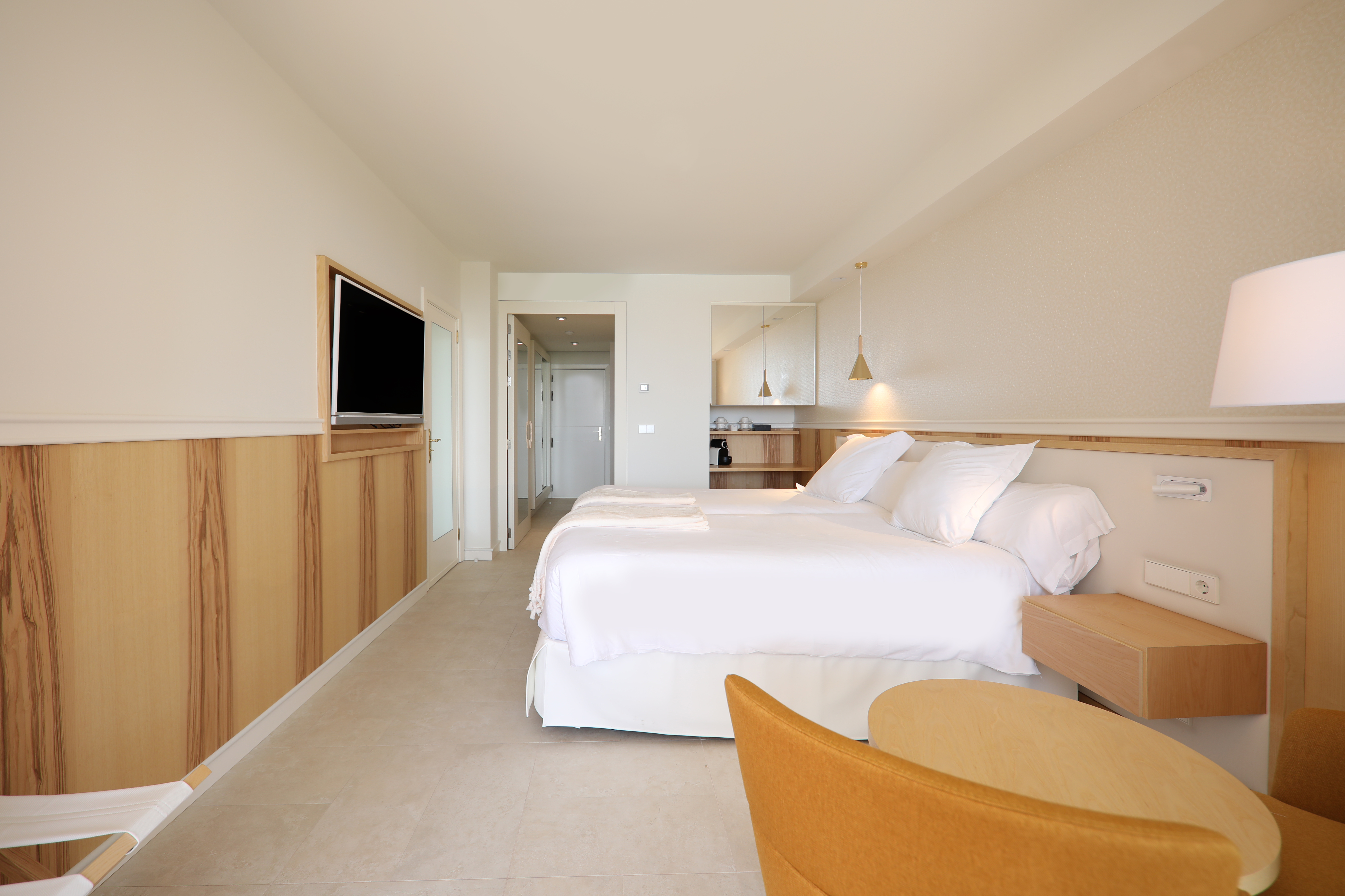 Family Room Capacity 2