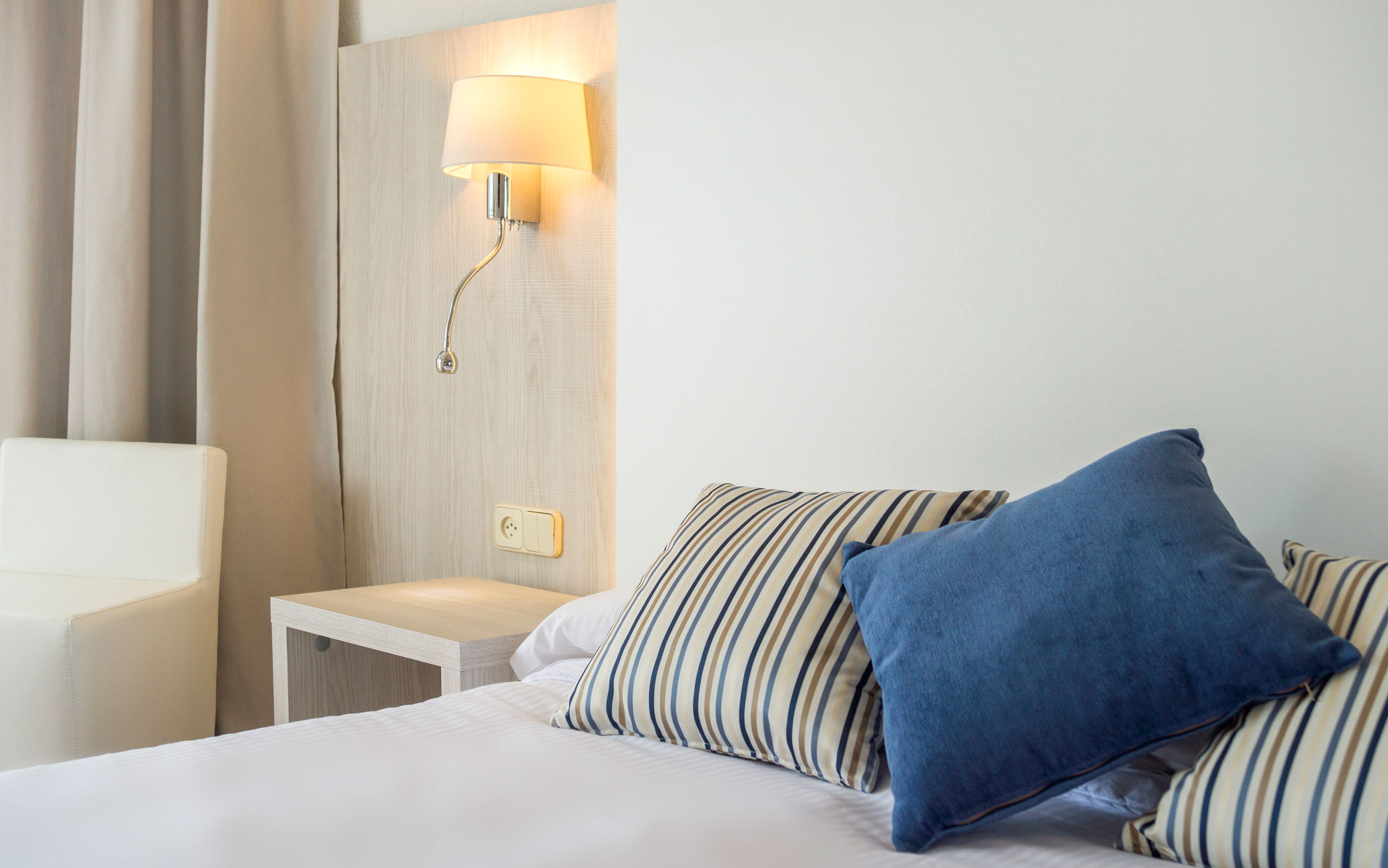 Double Single Pool View