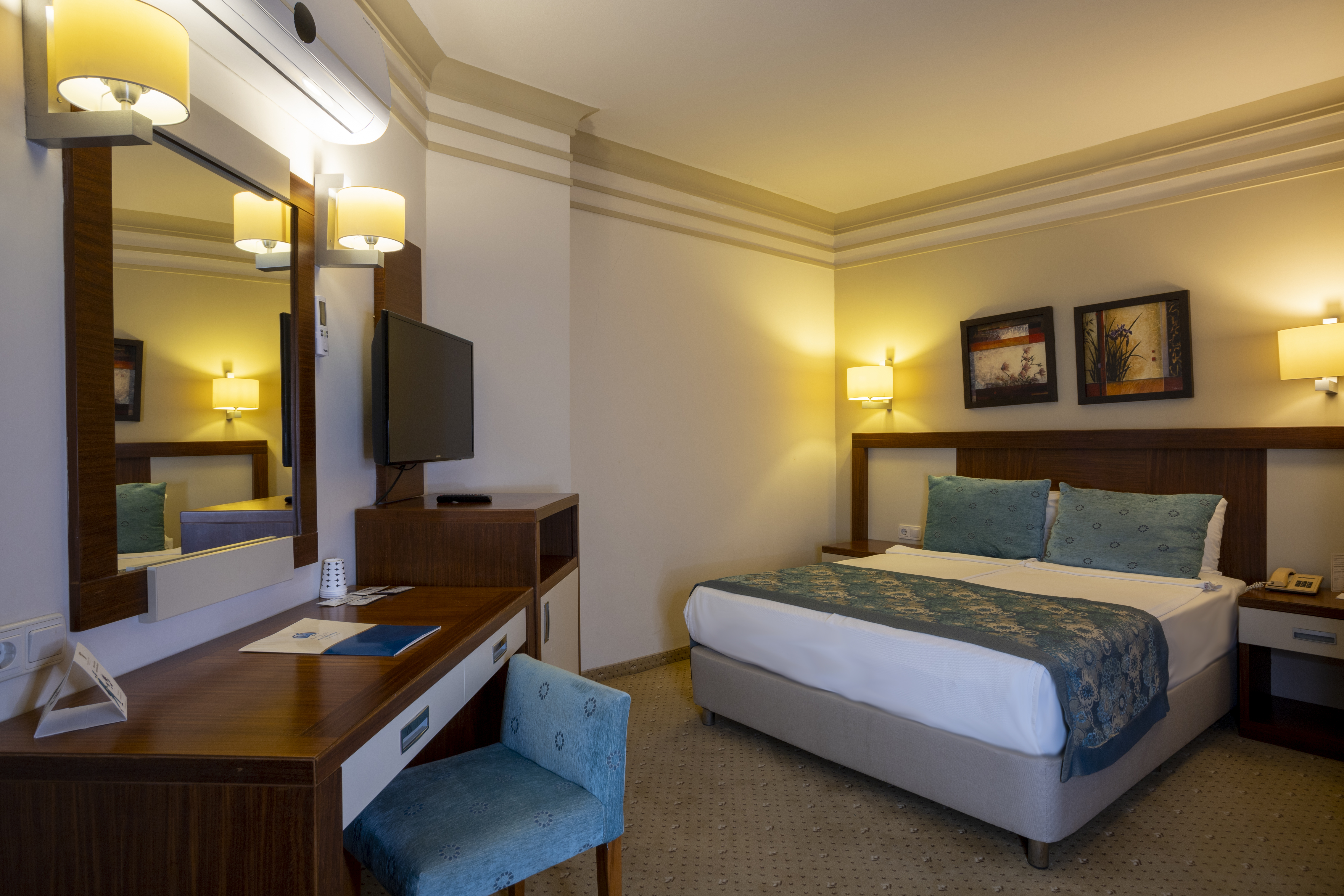 Family Room Connecting Room