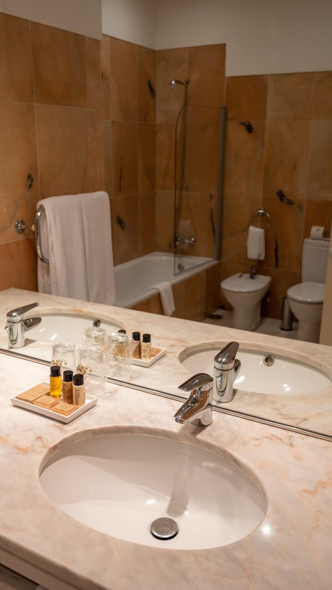 Quadruple Presidential with Views