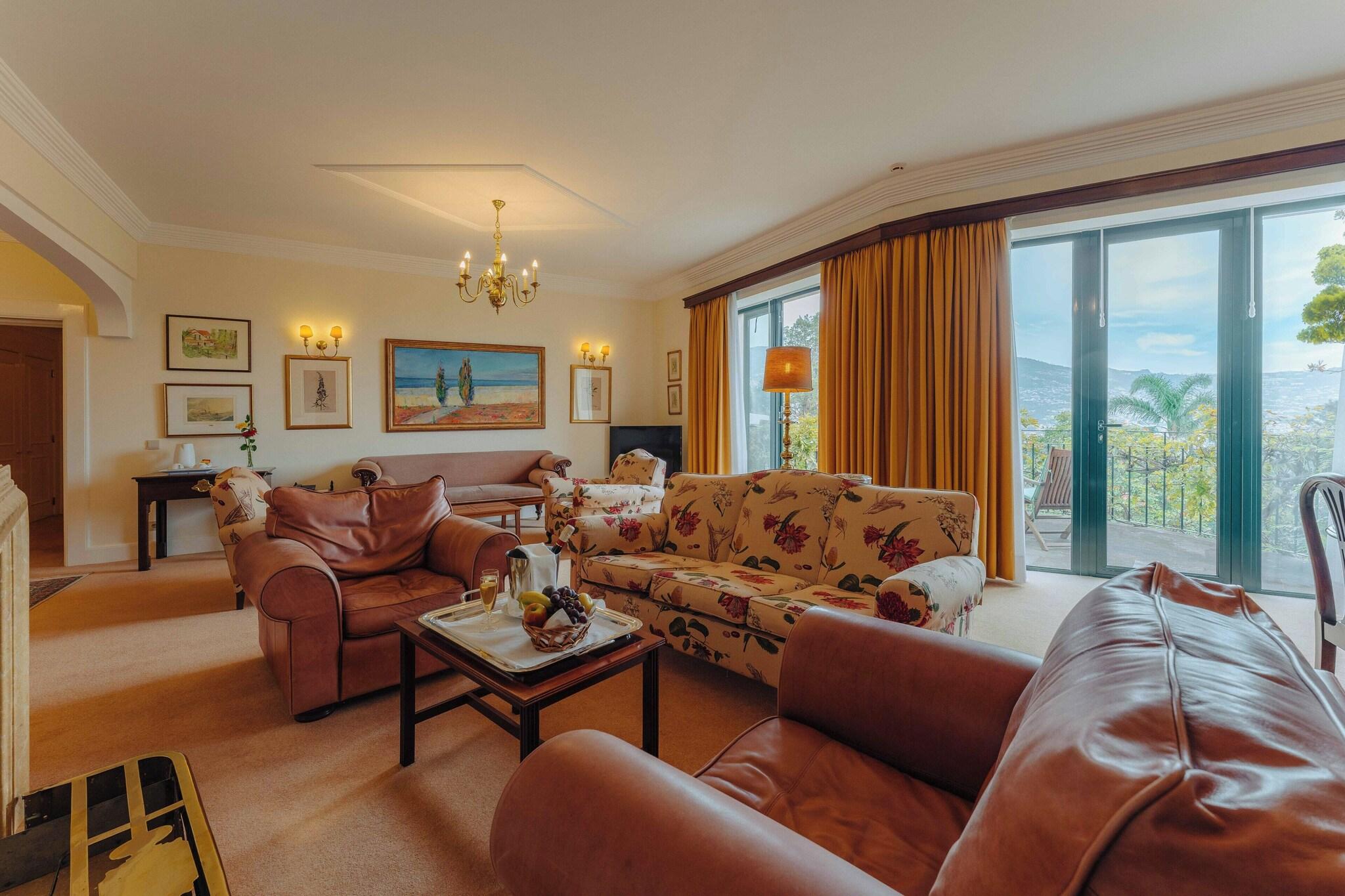 Quadruple Presidential with Views