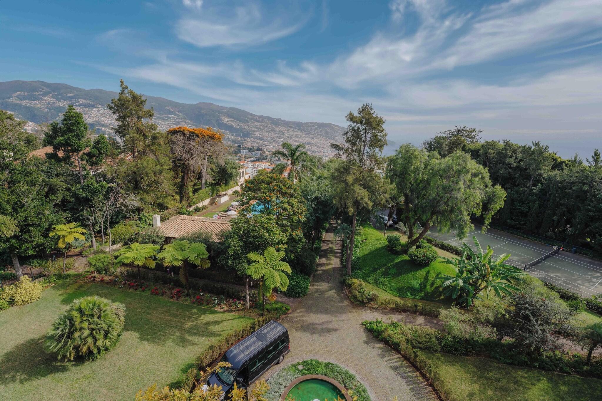 Quadruple Presidential with Views