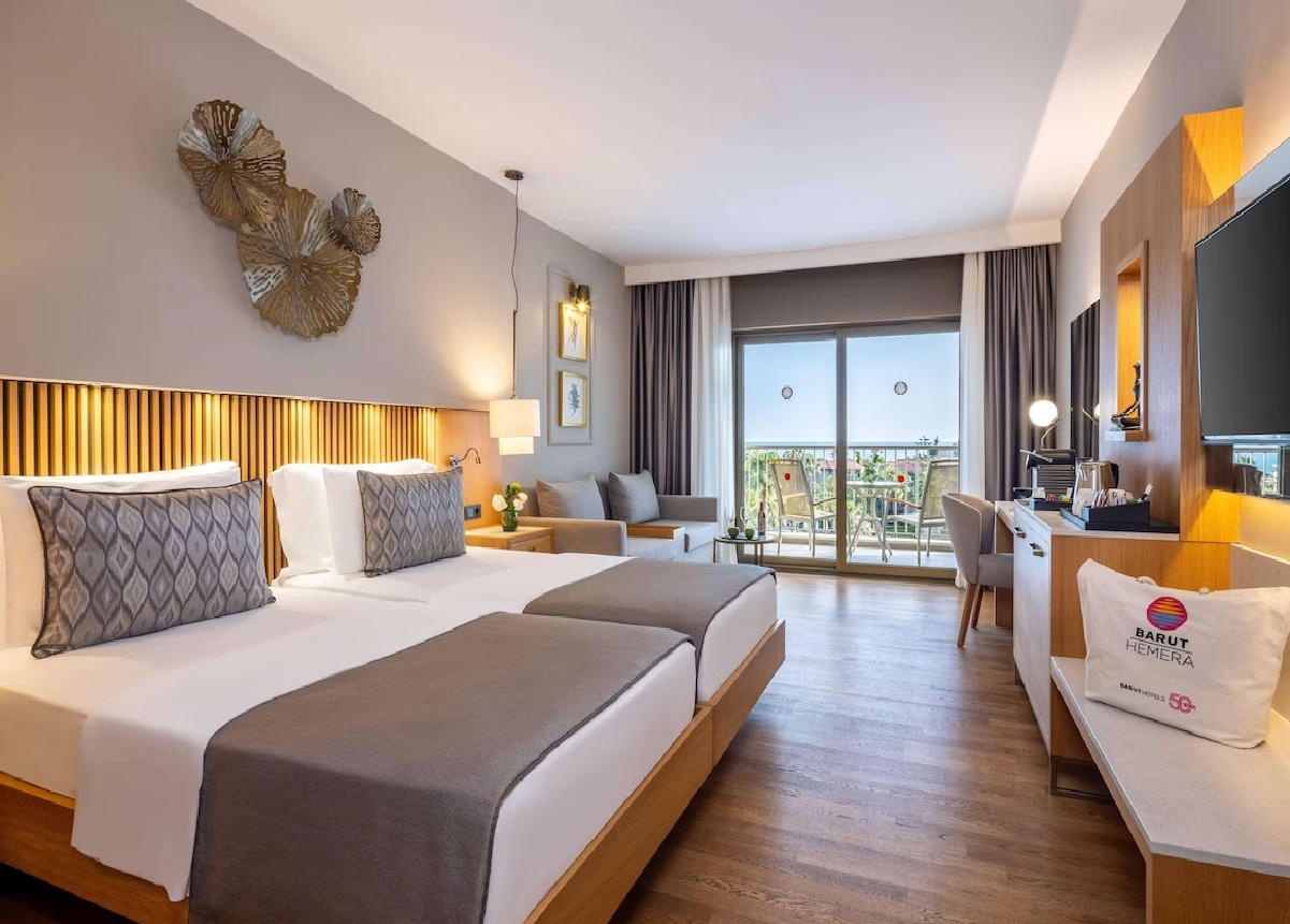 Double Single Superior Side Sea View