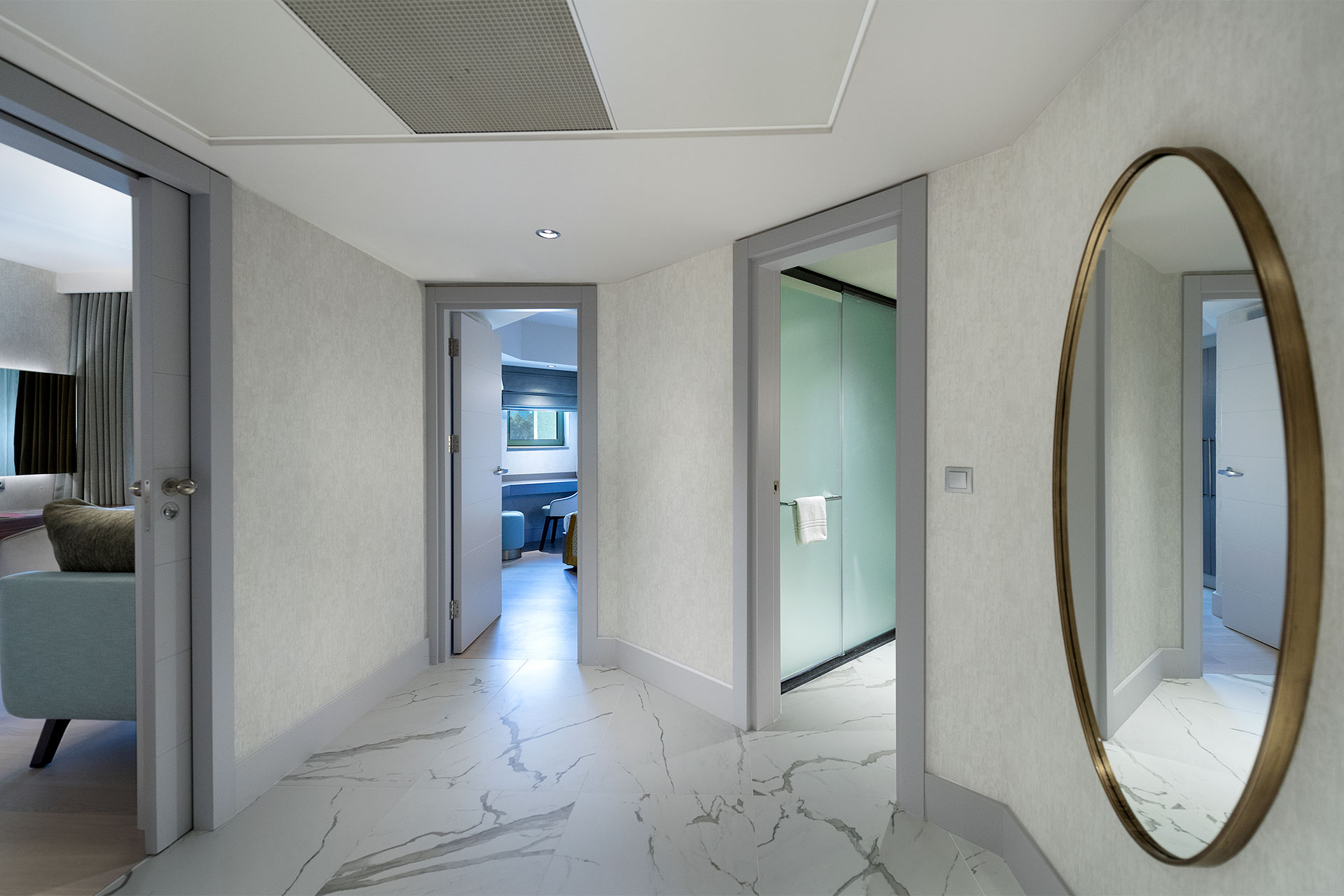 Family Room Queen Size Bed