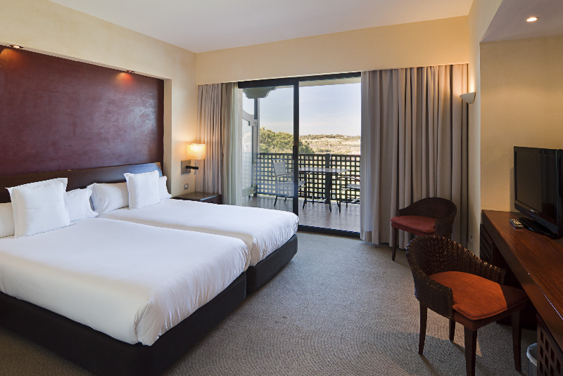 Double Deluxe King Bed