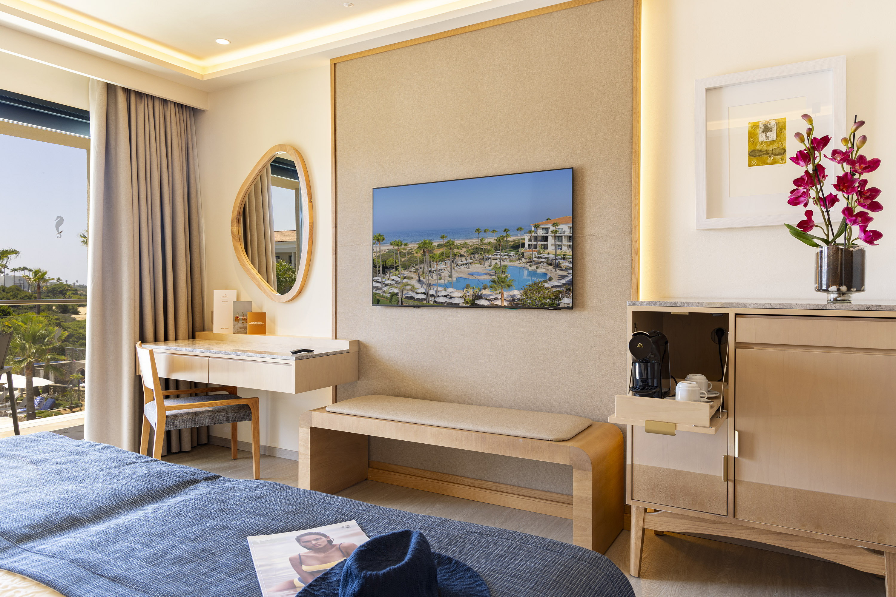 Double or Twin Side Sea View