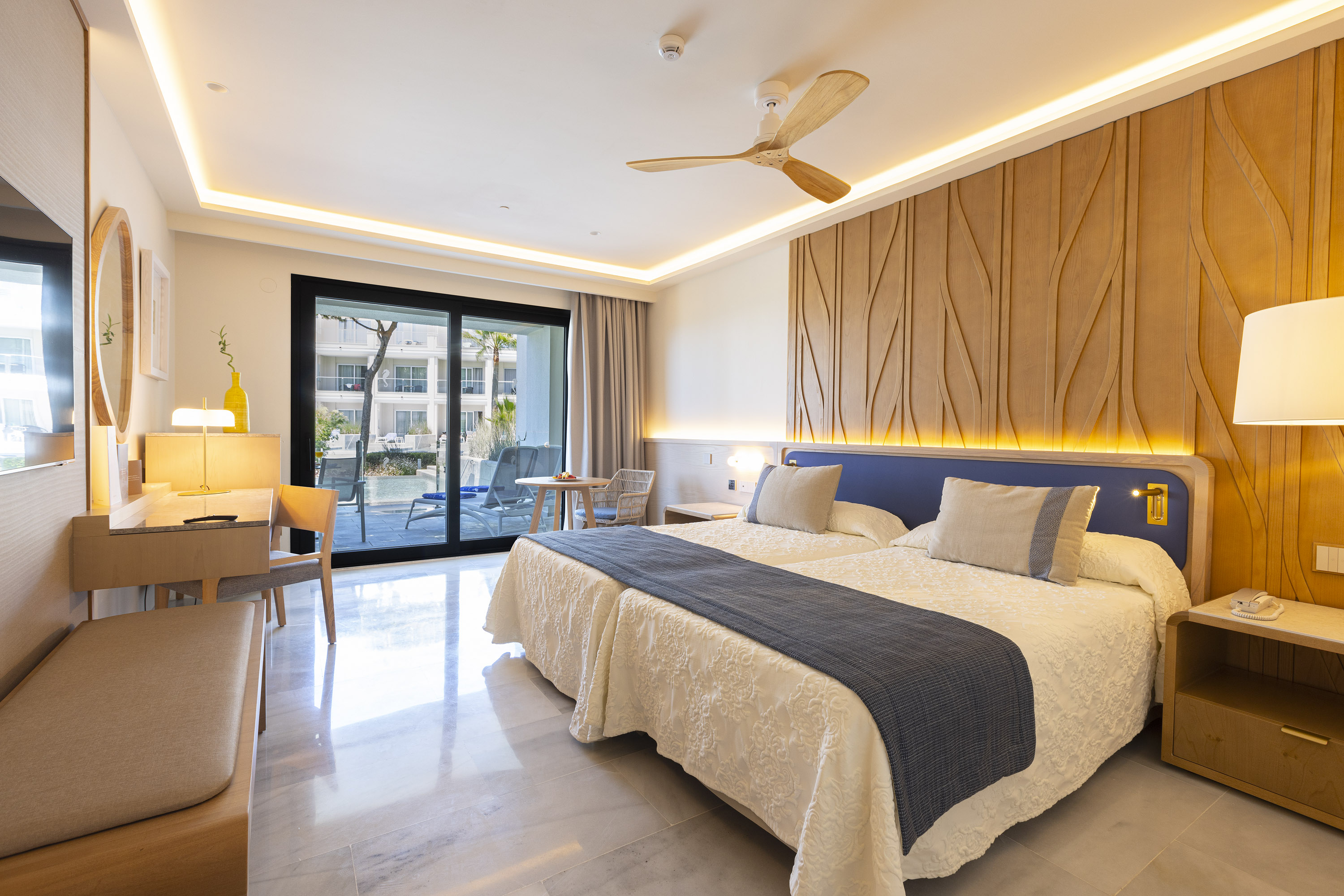 Double or Twin with Private Pool