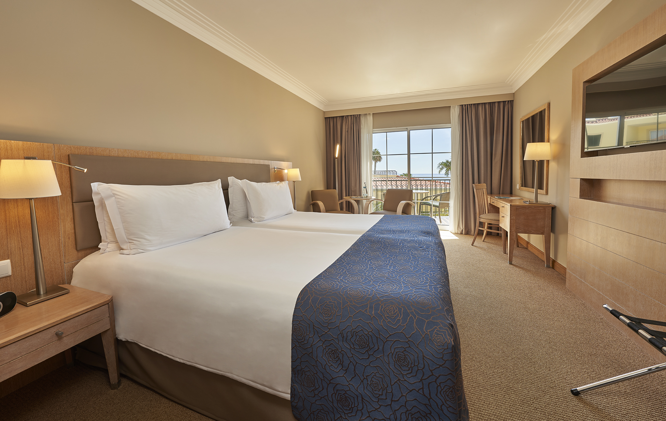 Studio Side Sea View