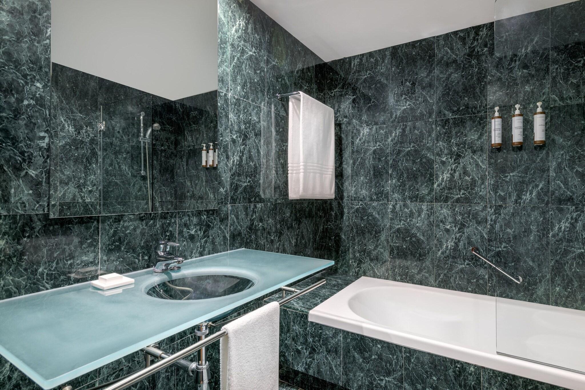 Double Queen Size Bed