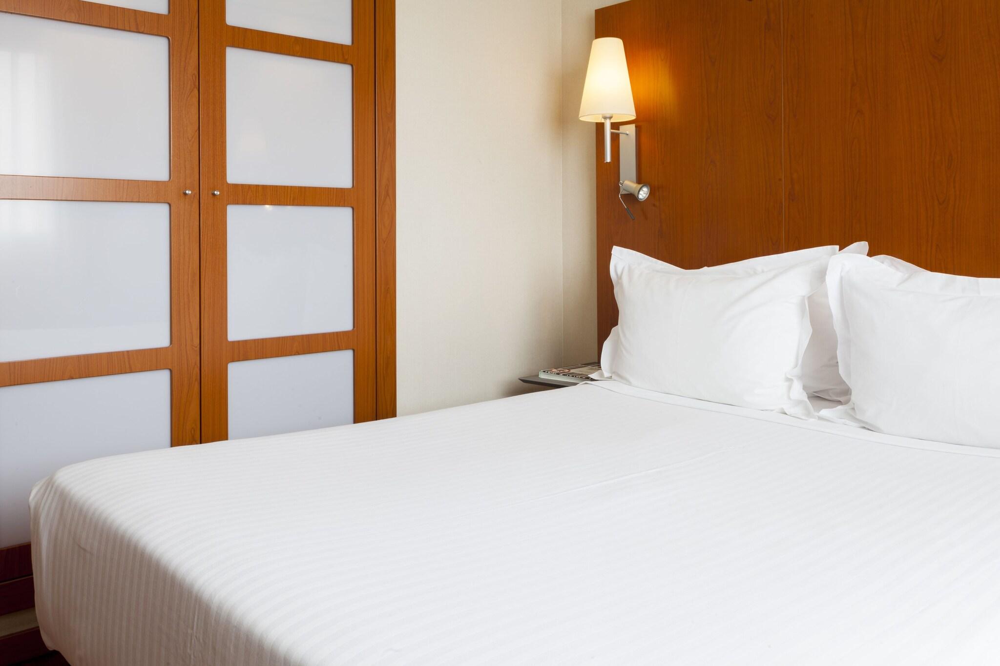 Double Queen Size Bed