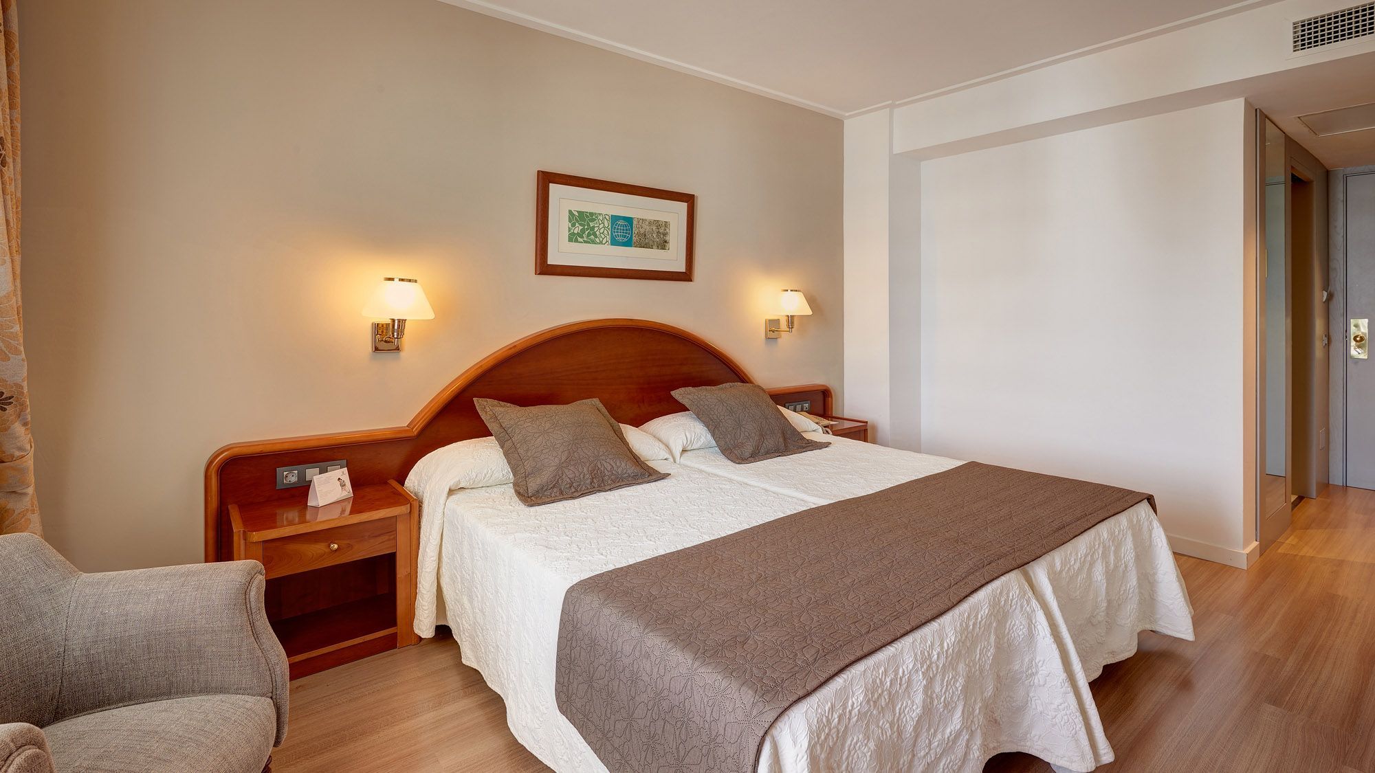 Double or Twin Standard