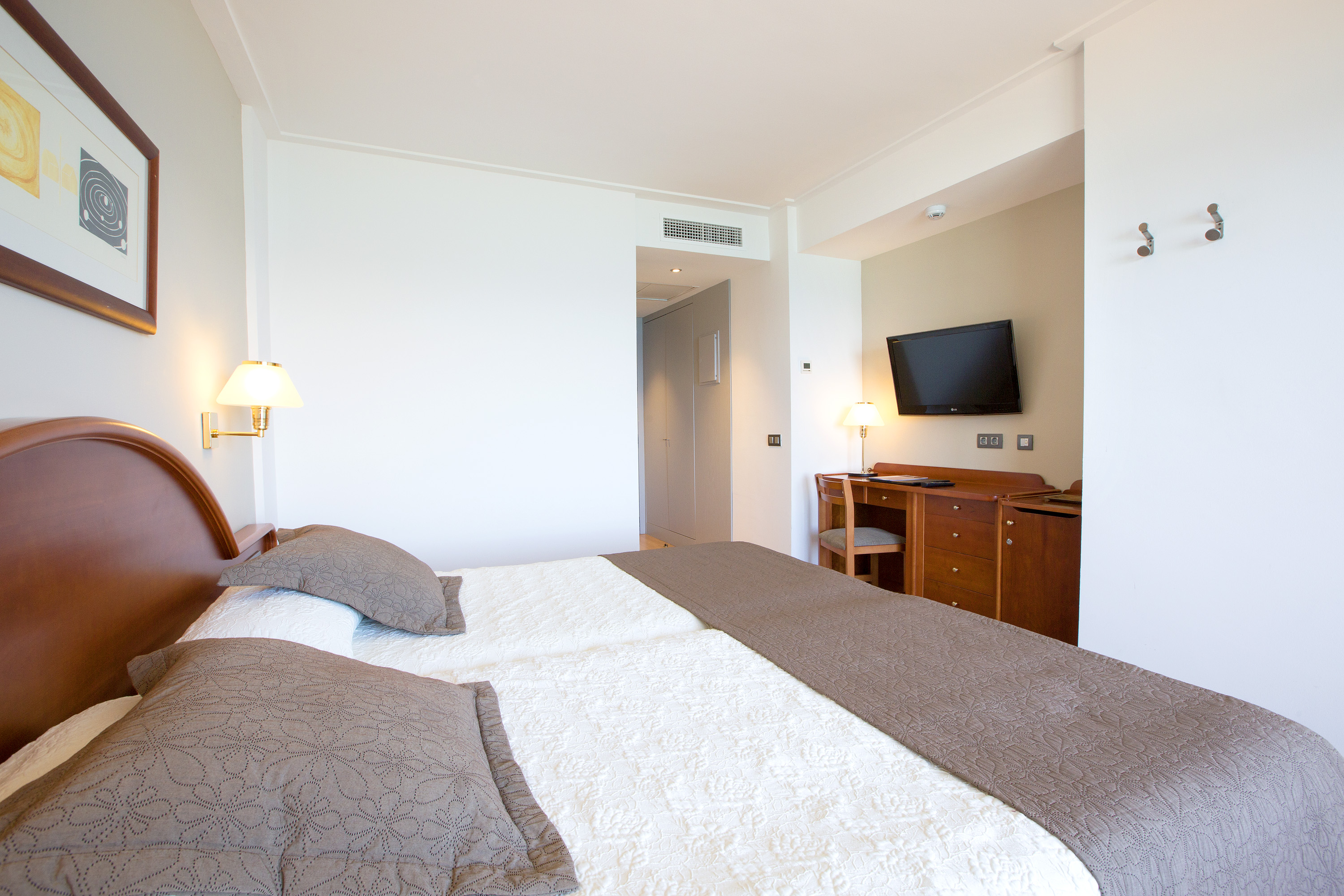 Double or Twin Standard